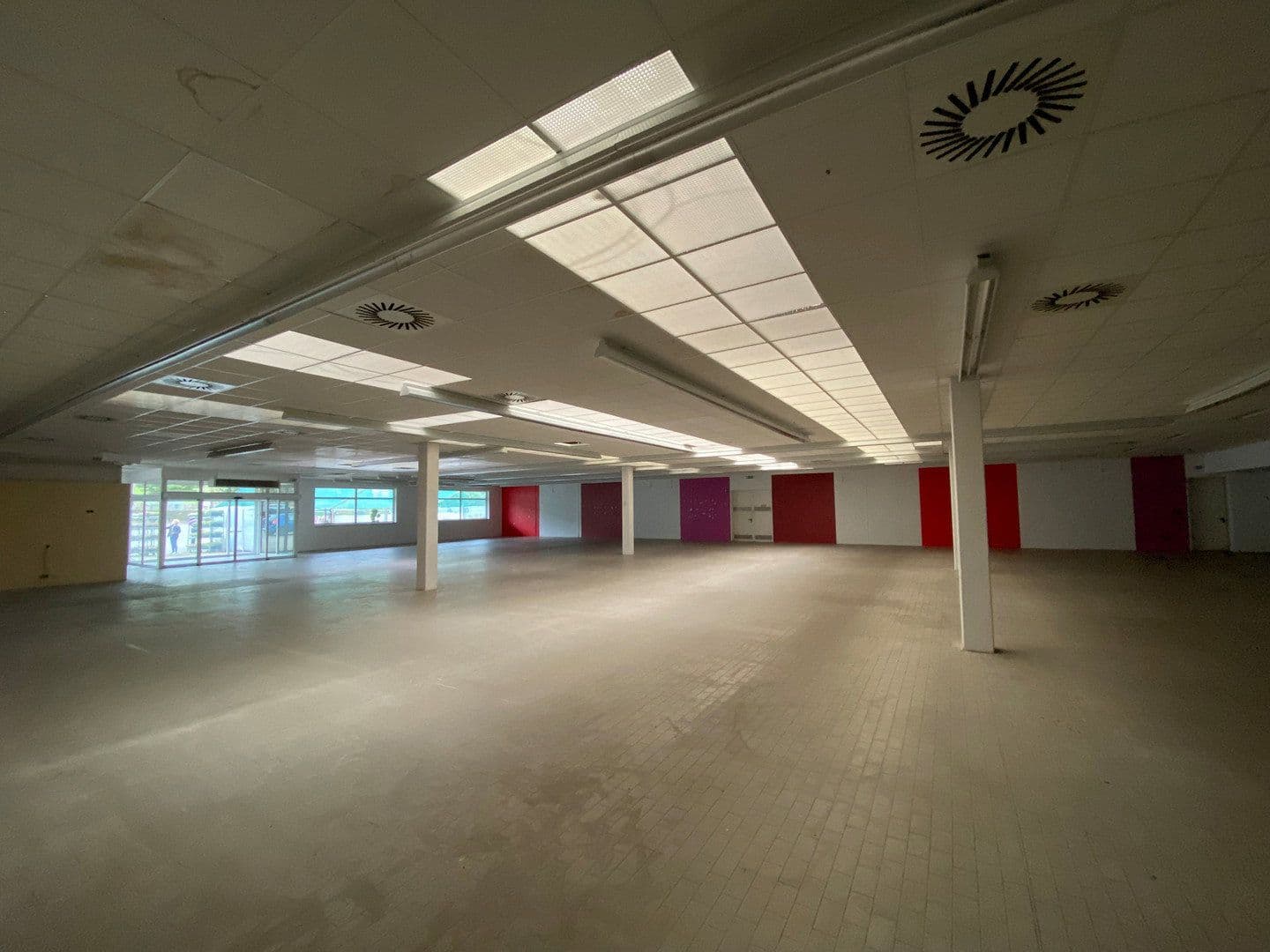 Pronájem nebytového prostoru 6.891 m², Bahnhofstraße 52, Dassel, Dolní Sasko Pronájem nebytového prostoru 6.891 m², Bahnhofstraße 52, Dassel, Dolní Sasko
