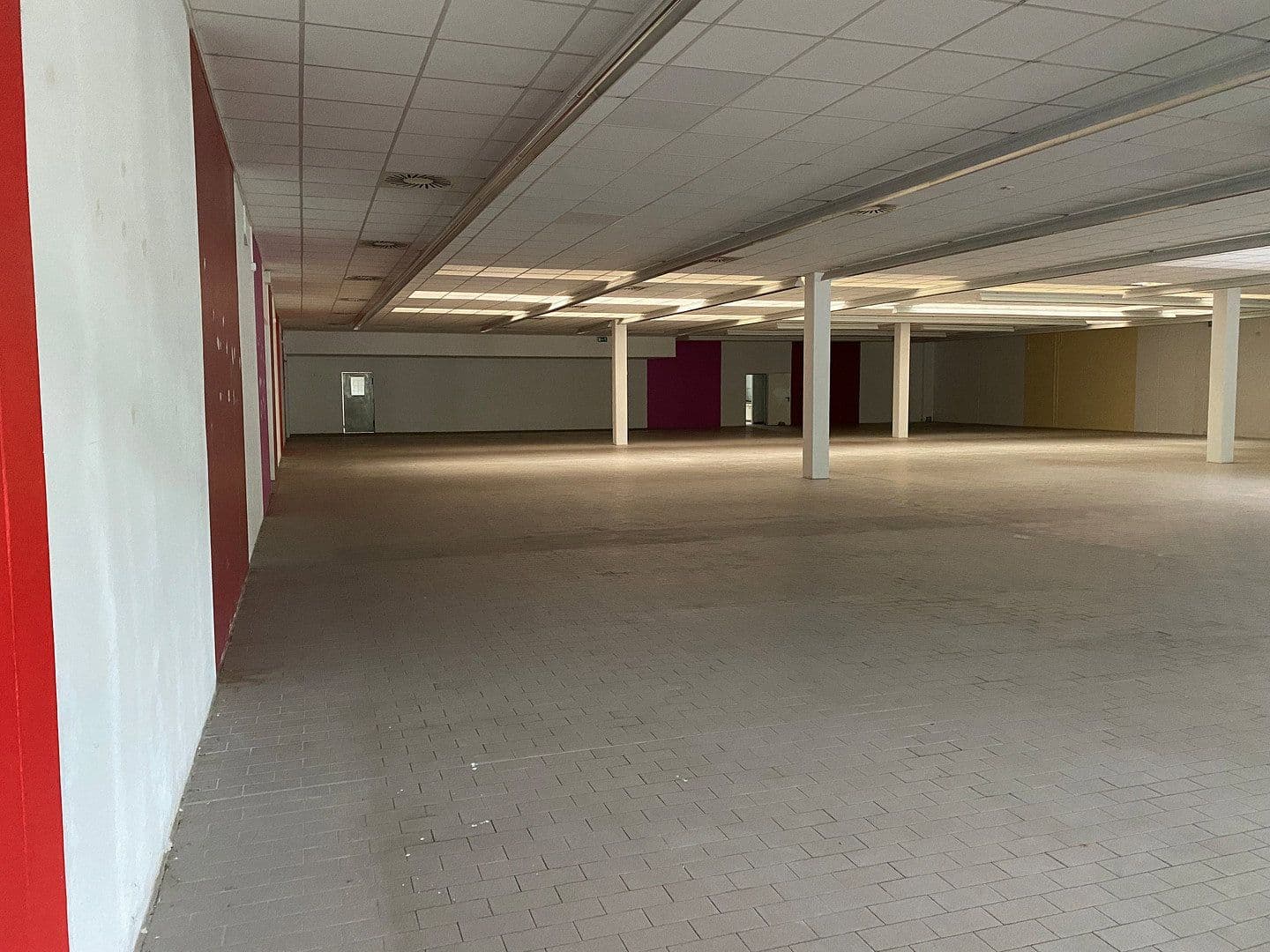 Pronájem nebytového prostoru 6.891 m², Bahnhofstraße 52, Dassel, Dolní Sasko Pronájem nebytového prostoru 6.891 m², Bahnhofstraße 52, Dassel, Dolní Sasko