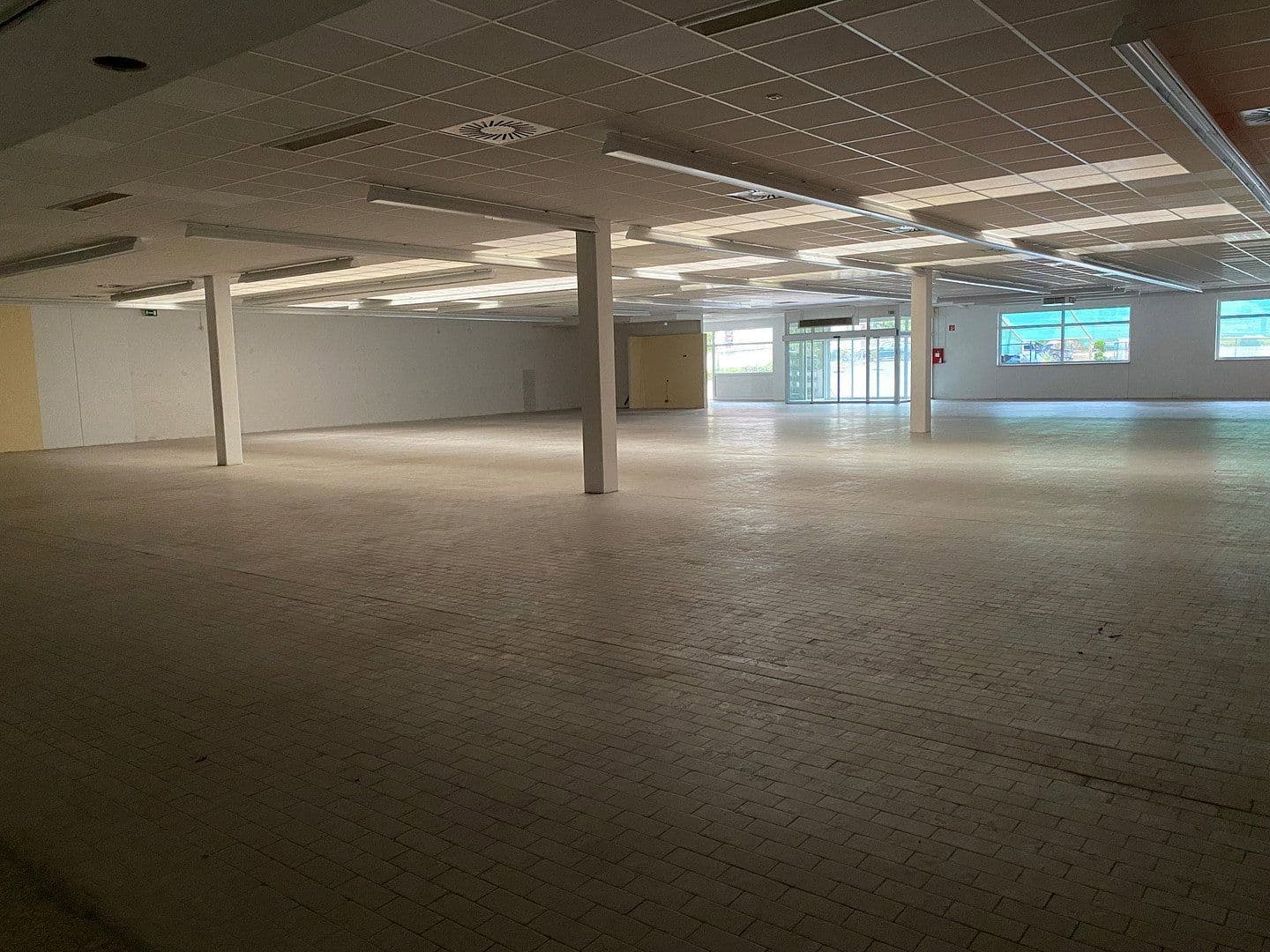 Pronájem nebytového prostoru 6.891 m², Bahnhofstraße 52, Dassel, Dolní Sasko Pronájem nebytového prostoru 6.891 m², Bahnhofstraße 52, Dassel, Dolní Sasko