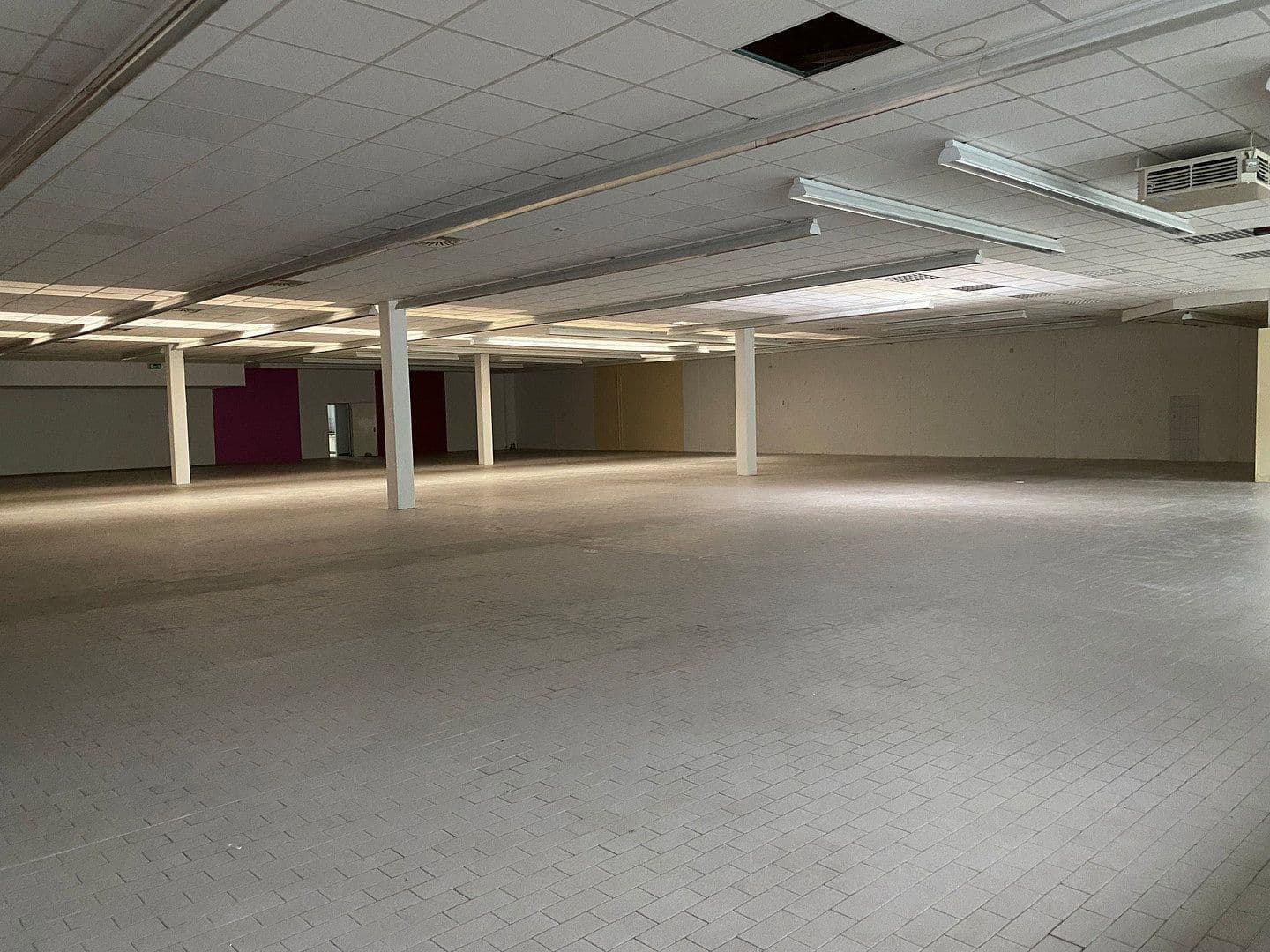 Pronájem nebytového prostoru 6.891 m², Bahnhofstraße 52, Dassel, Dolní Sasko Pronájem nebytového prostoru 6.891 m², Bahnhofstraße 52, Dassel, Dolní Sasko