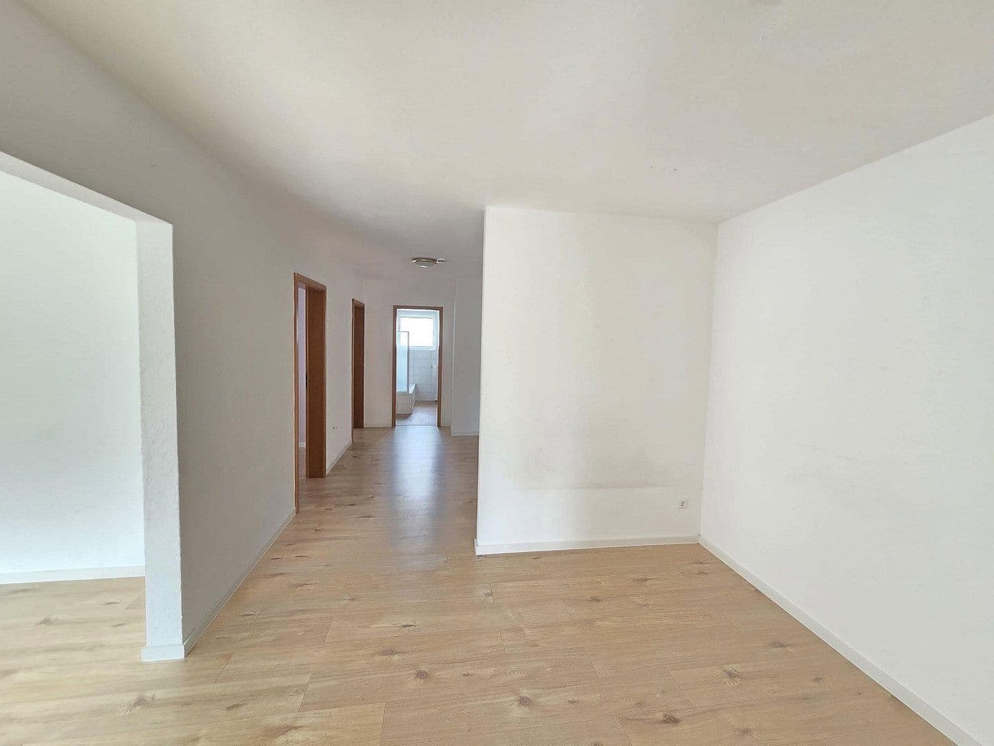 Pronájem bytu 3+1 80 m², Neuenburg am Rhein, Bádensko-Württembersko Pronájem bytu 3+1 80 m², Neuenburg am Rhein, Bádensko-Württembersko