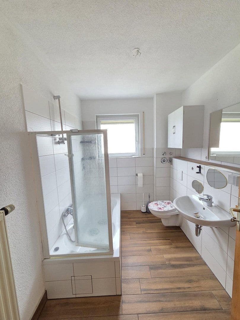 Pronájem bytu 3+1 80 m², Neuenburg am Rhein, Bádensko-Württembersko Pronájem bytu 3+1 80 m², Neuenburg am Rhein, Bádensko-Württembersko