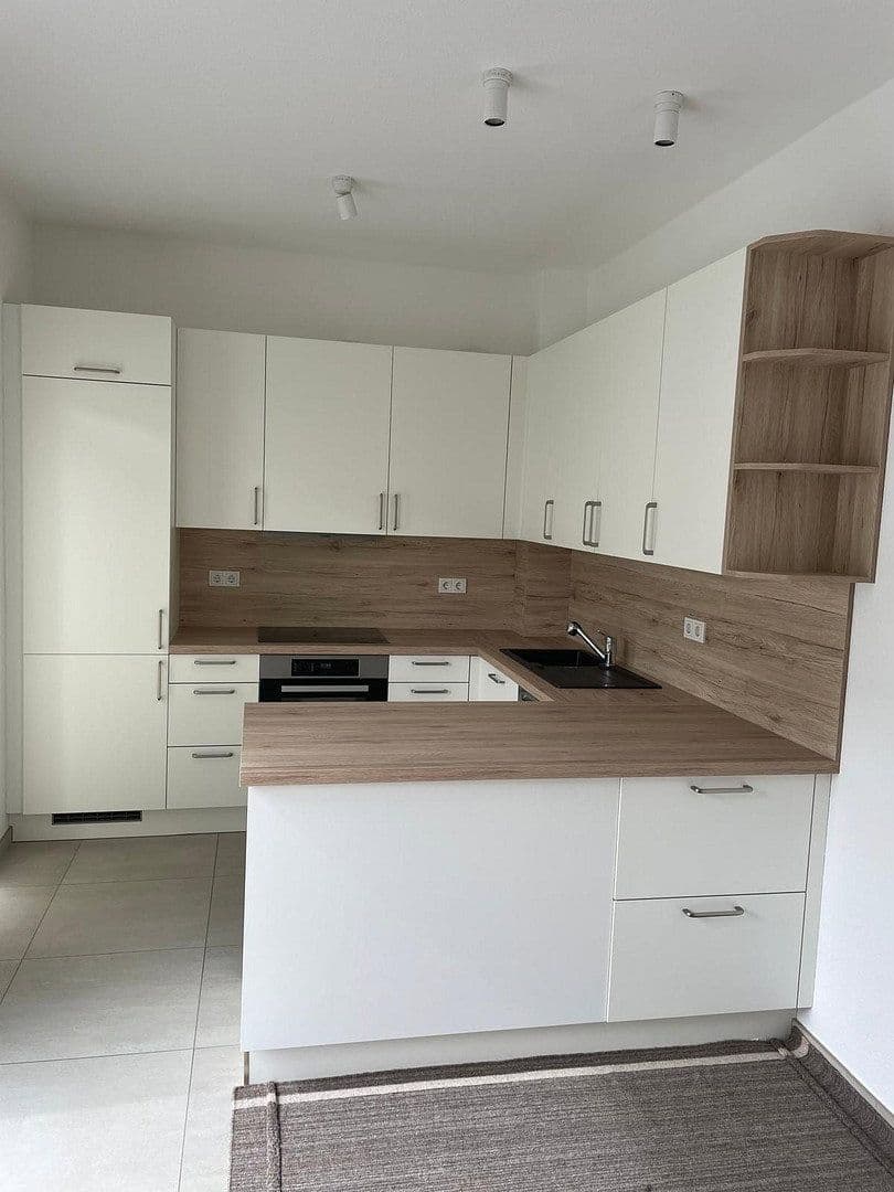 Pronájem bytu 2+1 76 m², Pastor-Hellen-Str.1, Troisdorf, Severní Porýní-Vestfálsko Pronájem bytu 2+1 76 m², Pastor-Hellen-Str.1, Troisdorf, Severní Porýní-Vestfálsko