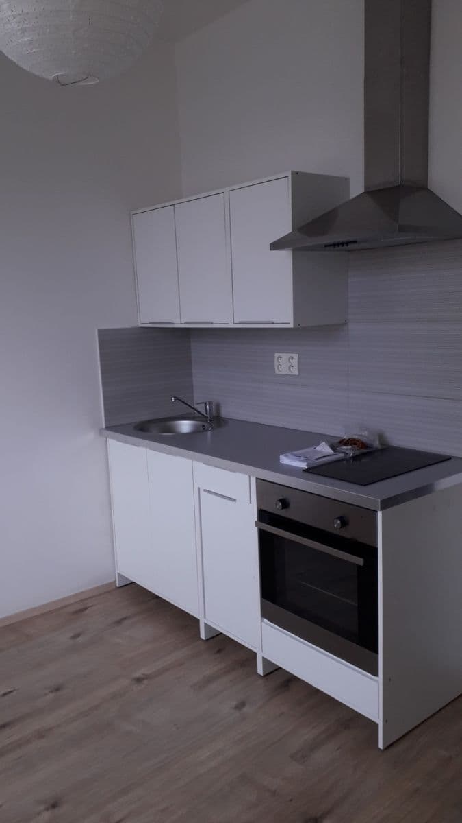 Pronájem bytu Garsoniéra 20 m², Husova tř., České Budějovice, Jihočeský kraj Pronájem bytu Garsoniéra 20 m², Husova tř., České Budějovice, Jihočeský kraj