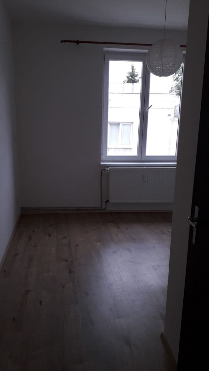 Pronájem bytu Garsoniéra 20 m², Husova tř., České Budějovice, Jihočeský kraj Pronájem bytu Garsoniéra 20 m², Husova tř., České Budějovice, Jihočeský kraj