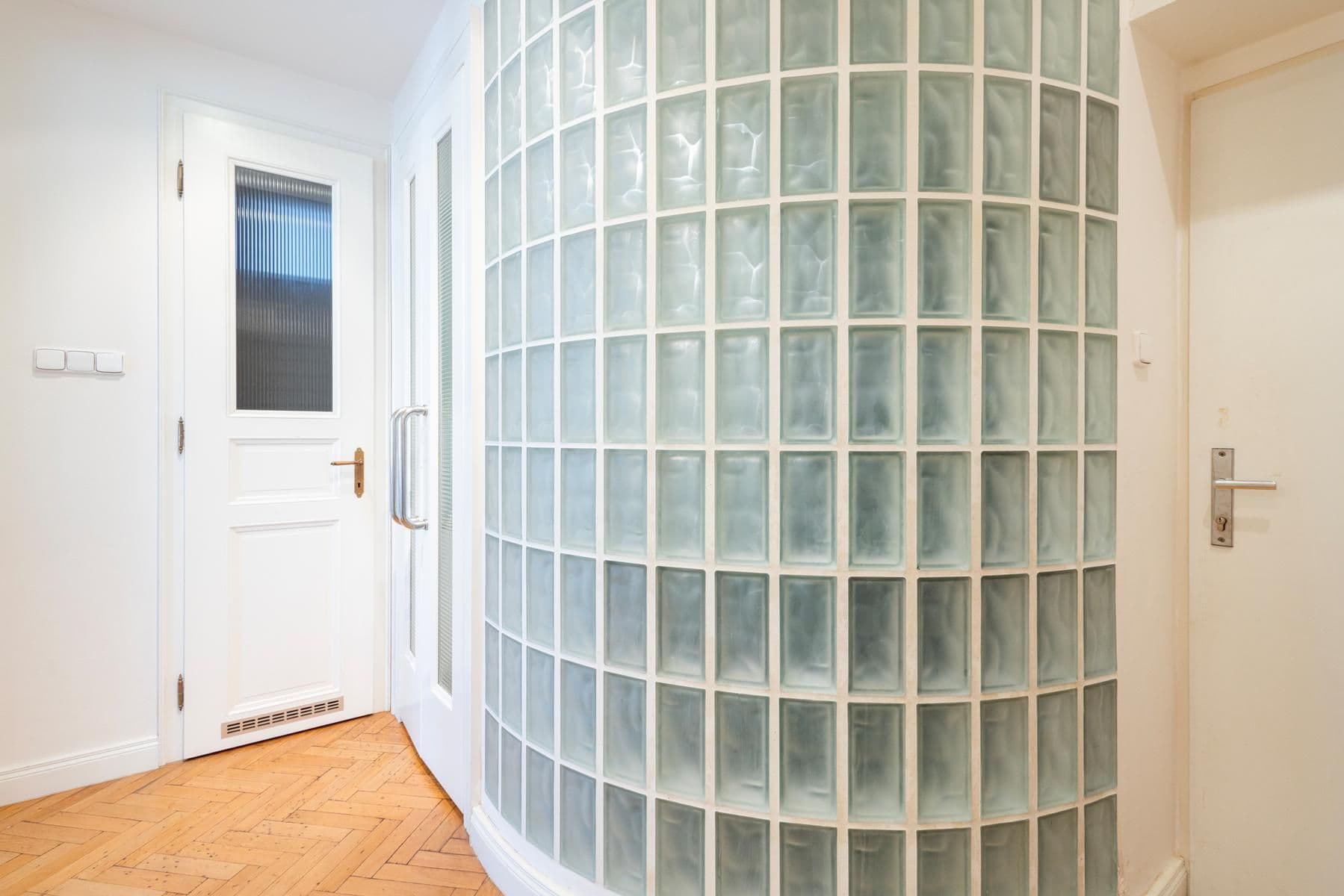 Prodej bytu 2+kk 55 m², Plaská, Praha, Praha Prodej bytu 2+kk 55 m², Plaská, Praha, Praha