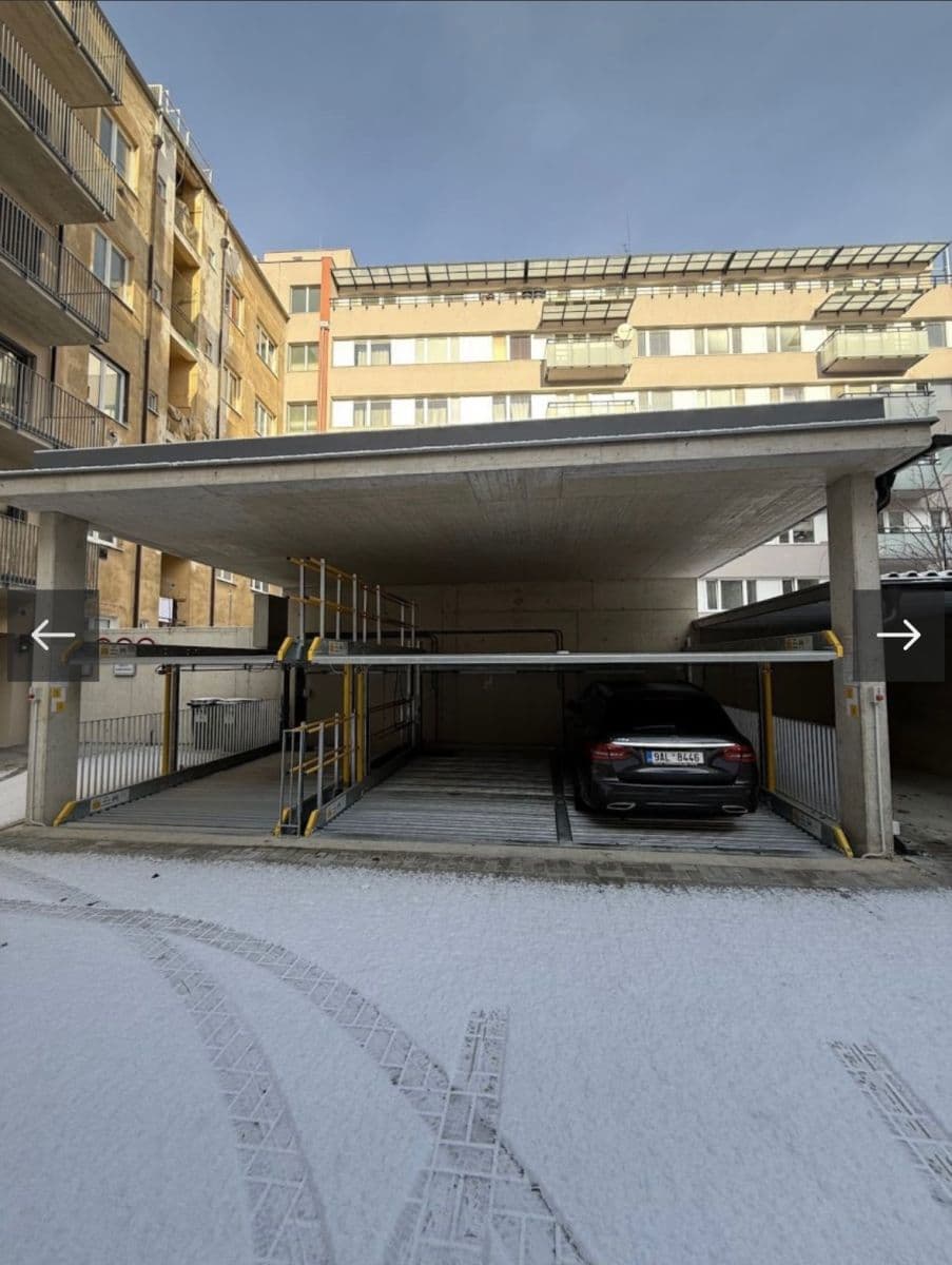 Pronájem garáže 13 m², Kloboučnická, Praha, Praha Pronájem garáže 13 m², Kloboučnická, Praha, Praha