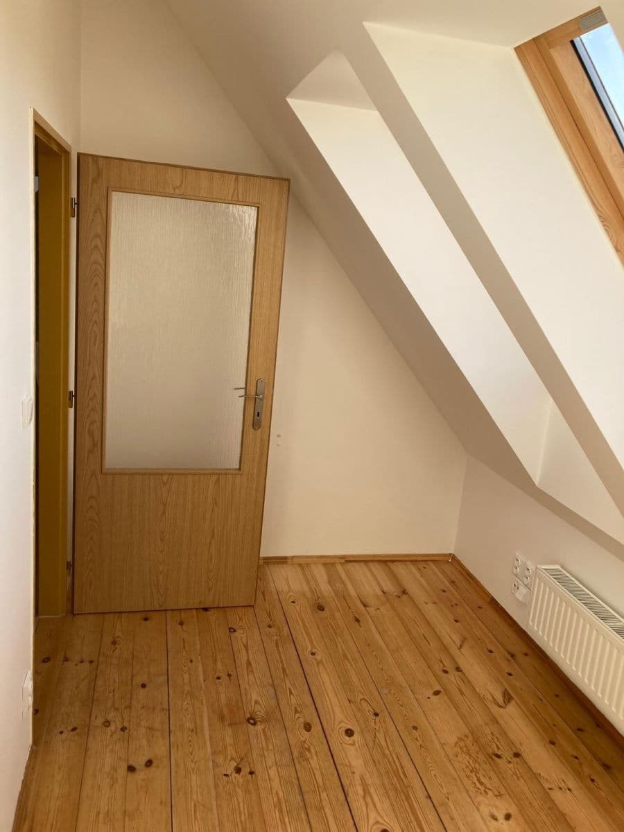 Pronájem bytu 5+kk 126 m², Osvoboditelů, Hlučín, Moravskoslezský kraj Pronájem bytu 5+kk 126 m², Osvoboditelů, Hlučín, Moravskoslezský kraj