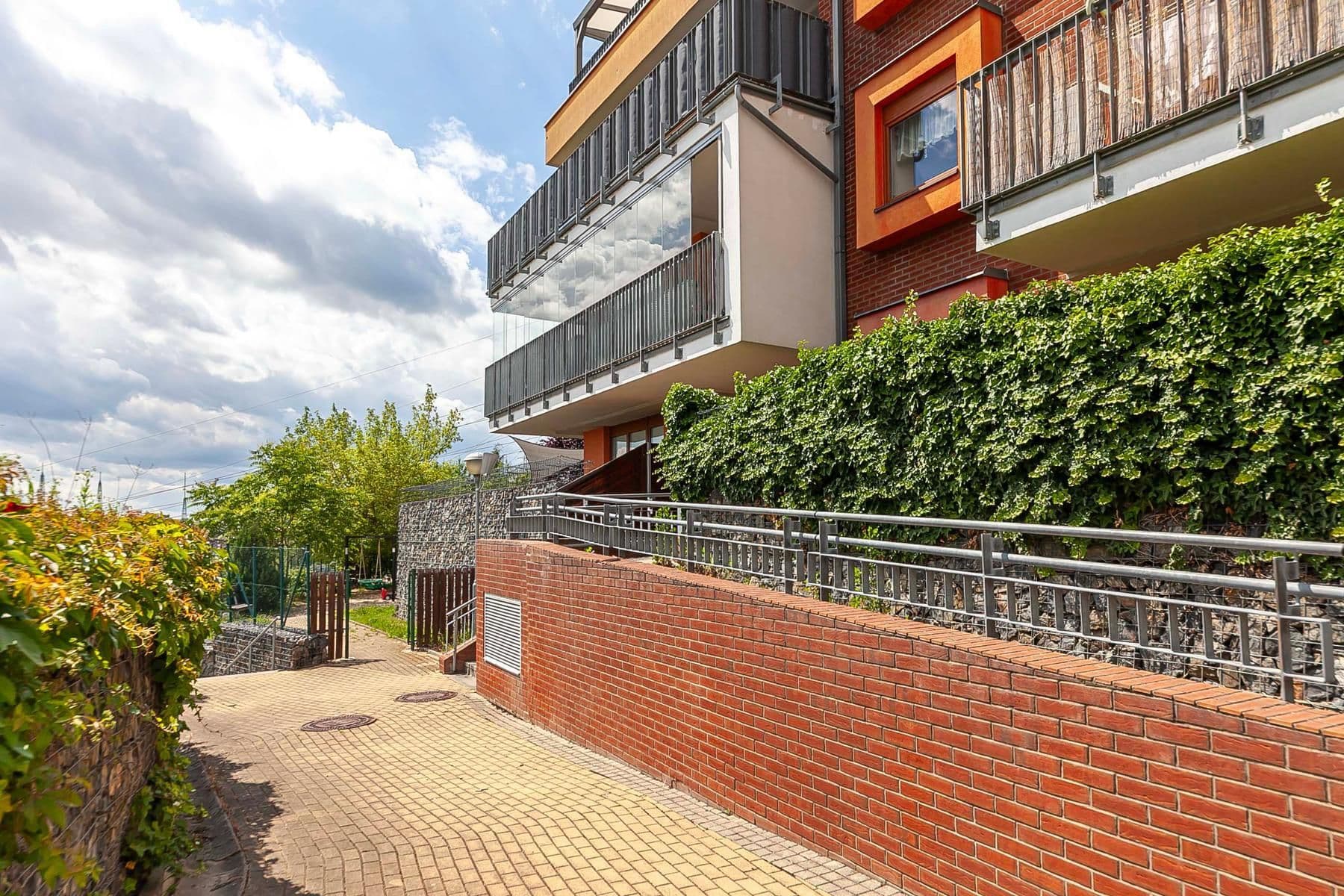 Prodej bytu 2+kk 68 m², Smrčinská, Praha, Praha Prodej bytu 2+kk 68 m², Smrčinská, Praha, Praha