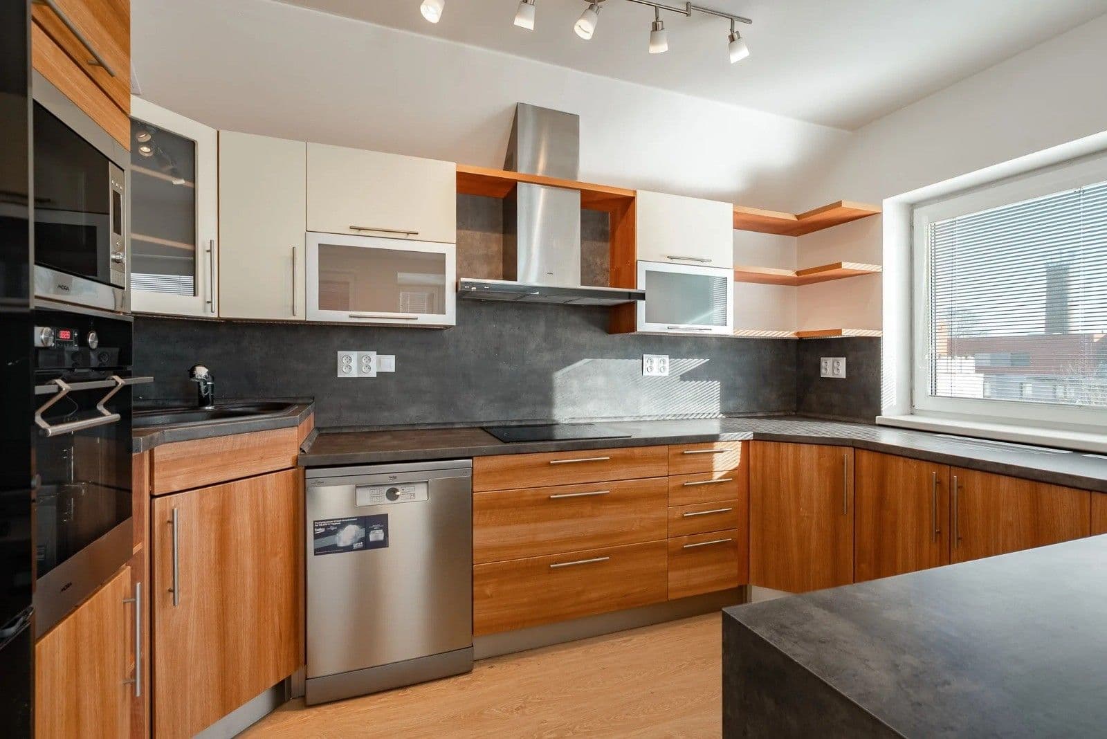 Prodej bytu 3+kk 74 m², K Meteoru, Hradec Králové, Královéhradecký kraj Prodej bytu 3+kk 74 m², K Meteoru, Hradec Králové, Královéhradecký kraj