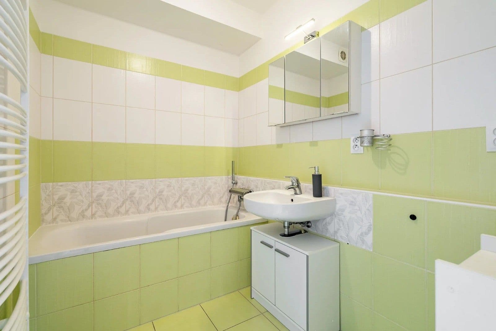 Prodej bytu 3+kk 74 m², K Meteoru, Hradec Králové, Královéhradecký kraj Prodej bytu 3+kk 74 m², K Meteoru, Hradec Králové, Královéhradecký kraj