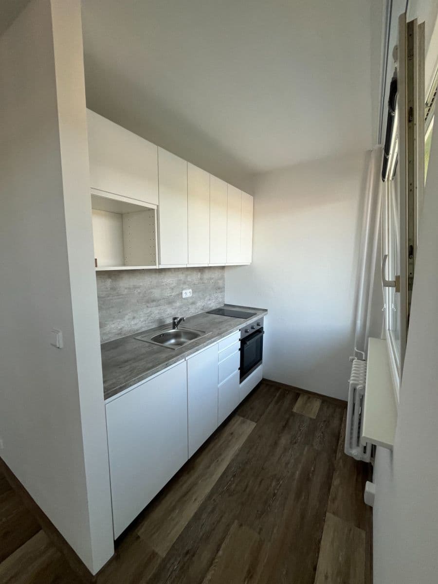 Pronájem bytu 1+1 38 m², Jižní, Semily, Liberecký kraj Pronájem bytu 1+1 38 m², Jižní, Semily, Liberecký kraj