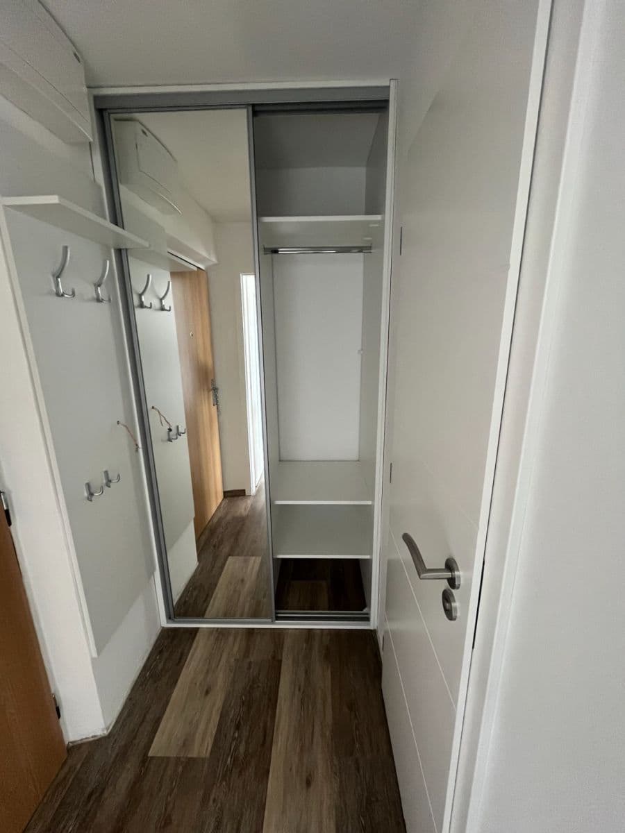 Pronájem bytu 1+1 38 m², Jižní, Semily, Liberecký kraj Pronájem bytu 1+1 38 m², Jižní, Semily, Liberecký kraj
