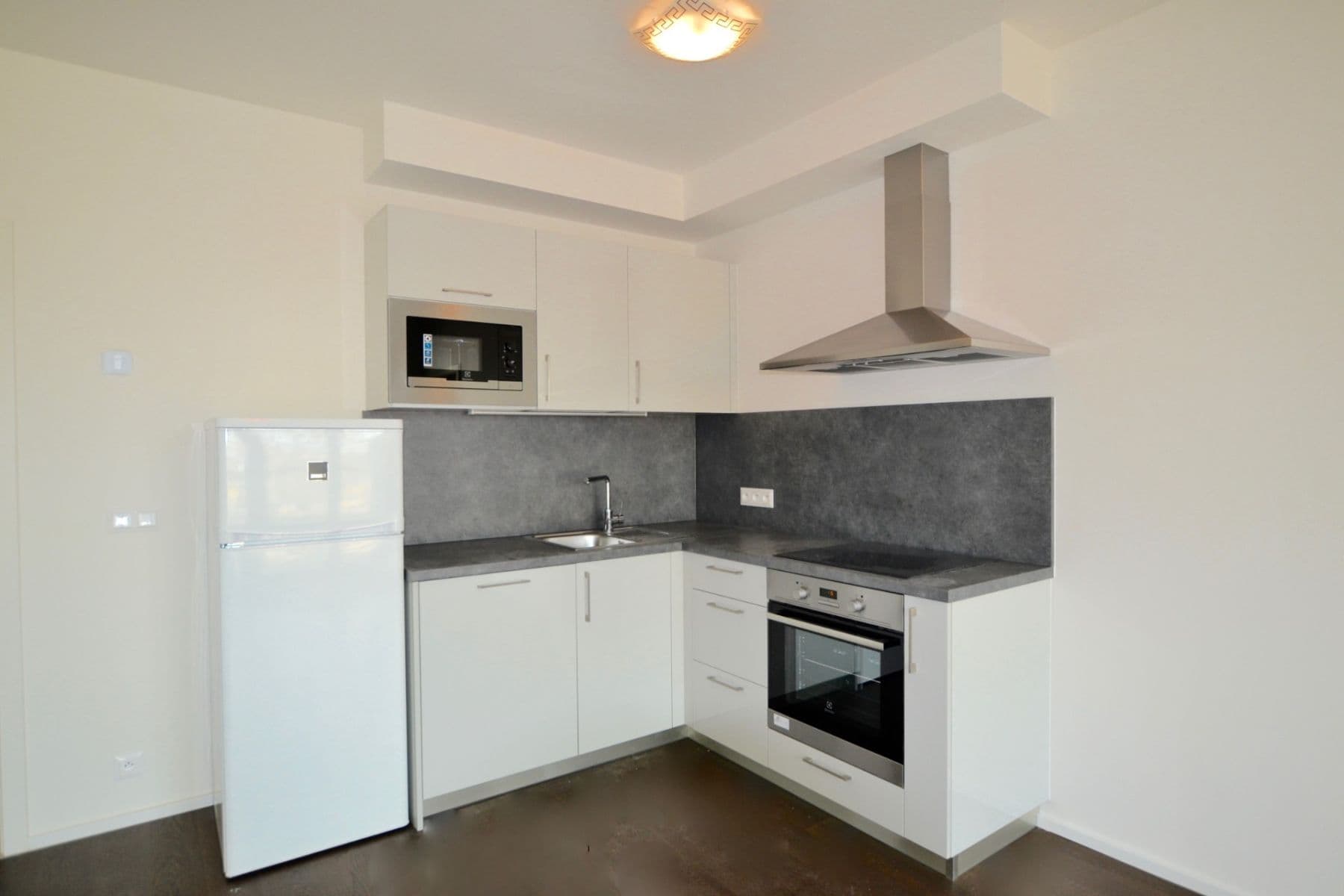 Pronájem bytu 1+kk 34 m², Archangelská, Praha, Praha Pronájem bytu 1+kk 34 m², Archangelská, Praha, Praha