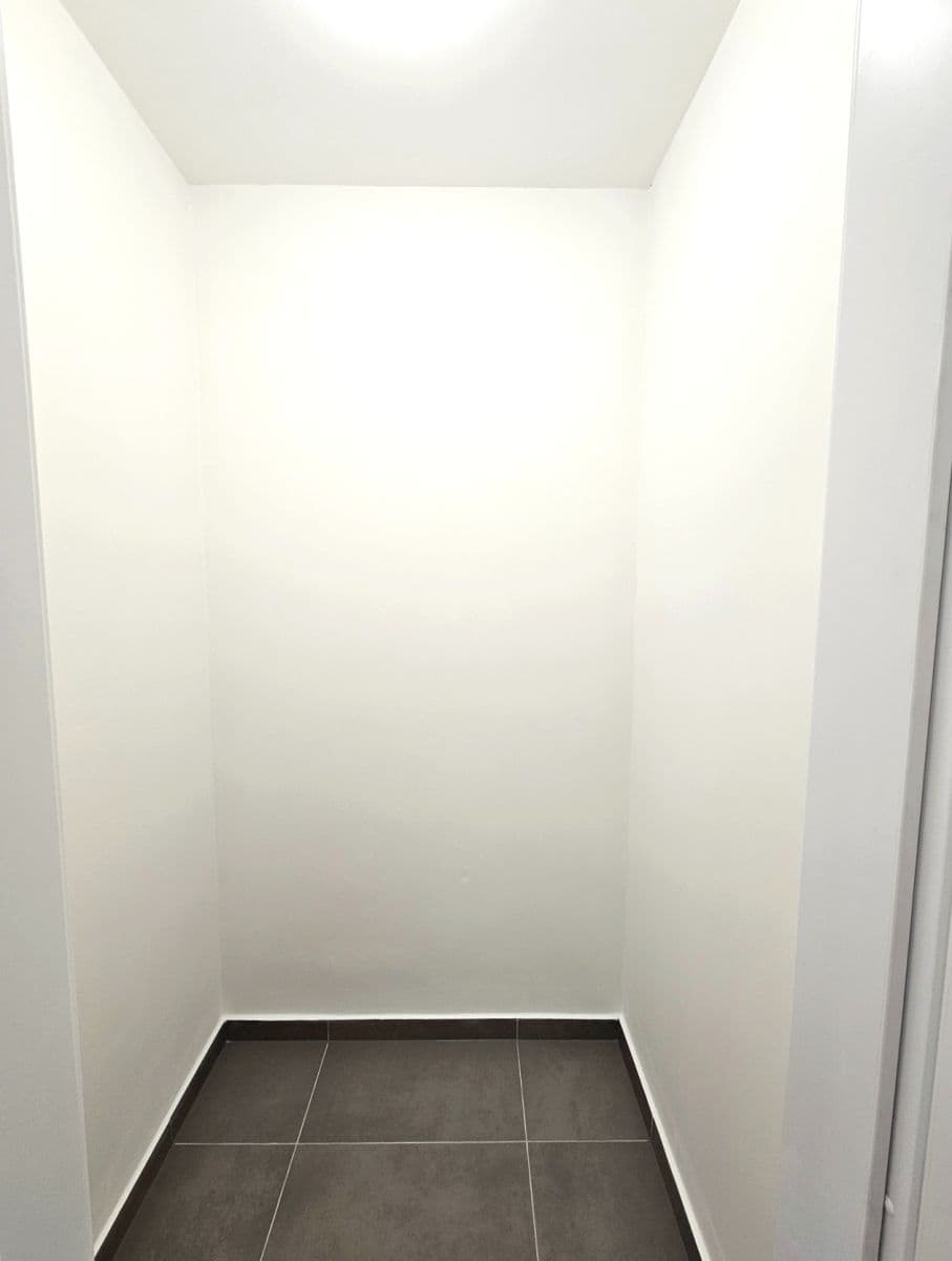 Pronájem bytu 1+1 38 m², Karáskovo náměstí, Brno, Jihomoravský kraj Pronájem bytu 1+1 38 m², Karáskovo náměstí, Brno, Jihomoravský kraj