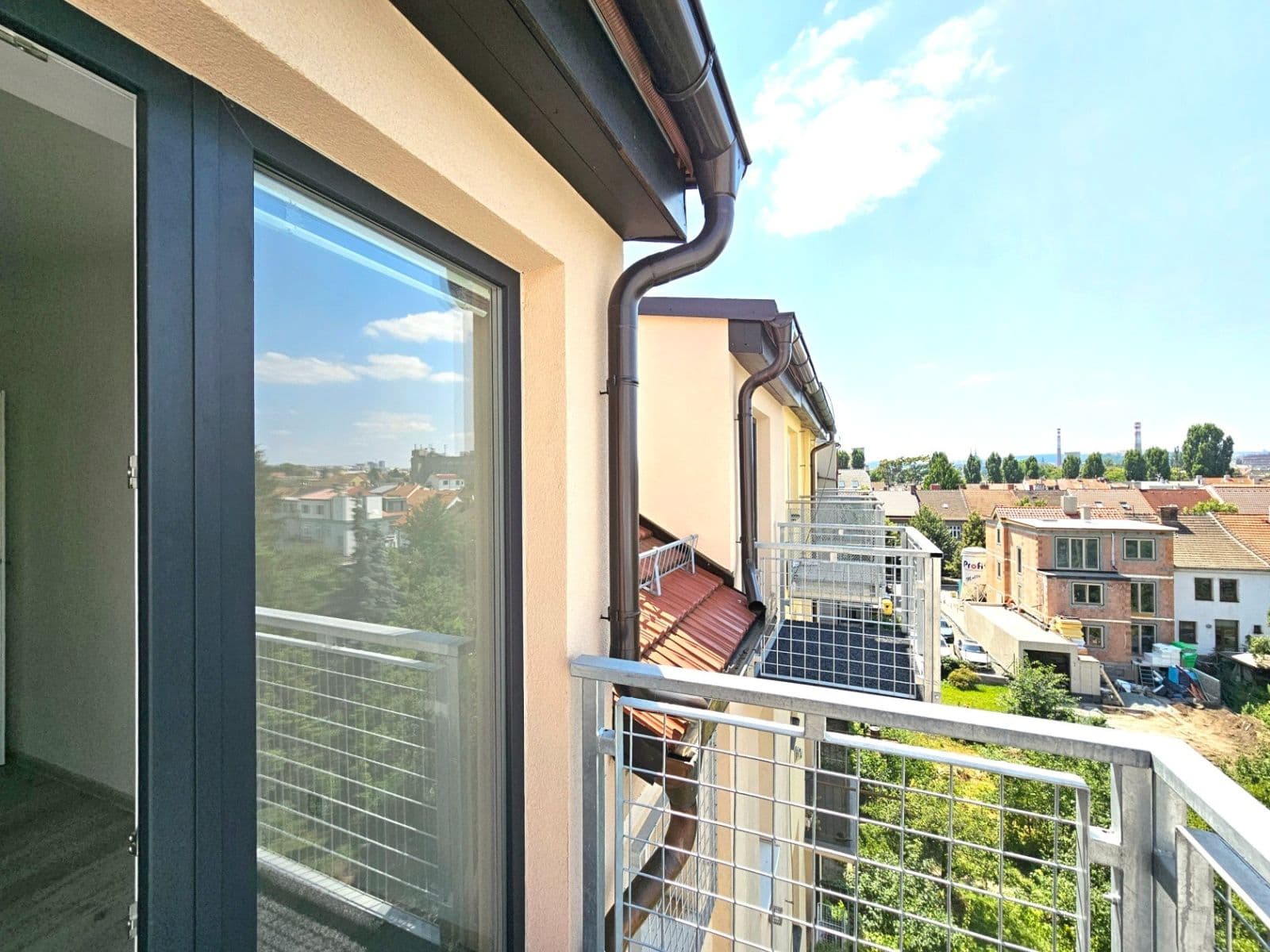 Pronájem bytu 1+1 38 m², Karáskovo náměstí, Brno, Jihomoravský kraj Pronájem bytu 1+1 38 m², Karáskovo náměstí, Brno, Jihomoravský kraj