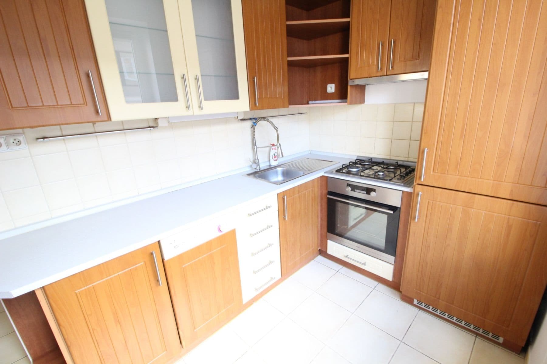 Pronájem bytu 2+1 53 m², Kafkova, Praha, Praha Pronájem bytu 2+1 53 m², Kafkova, Praha, Praha