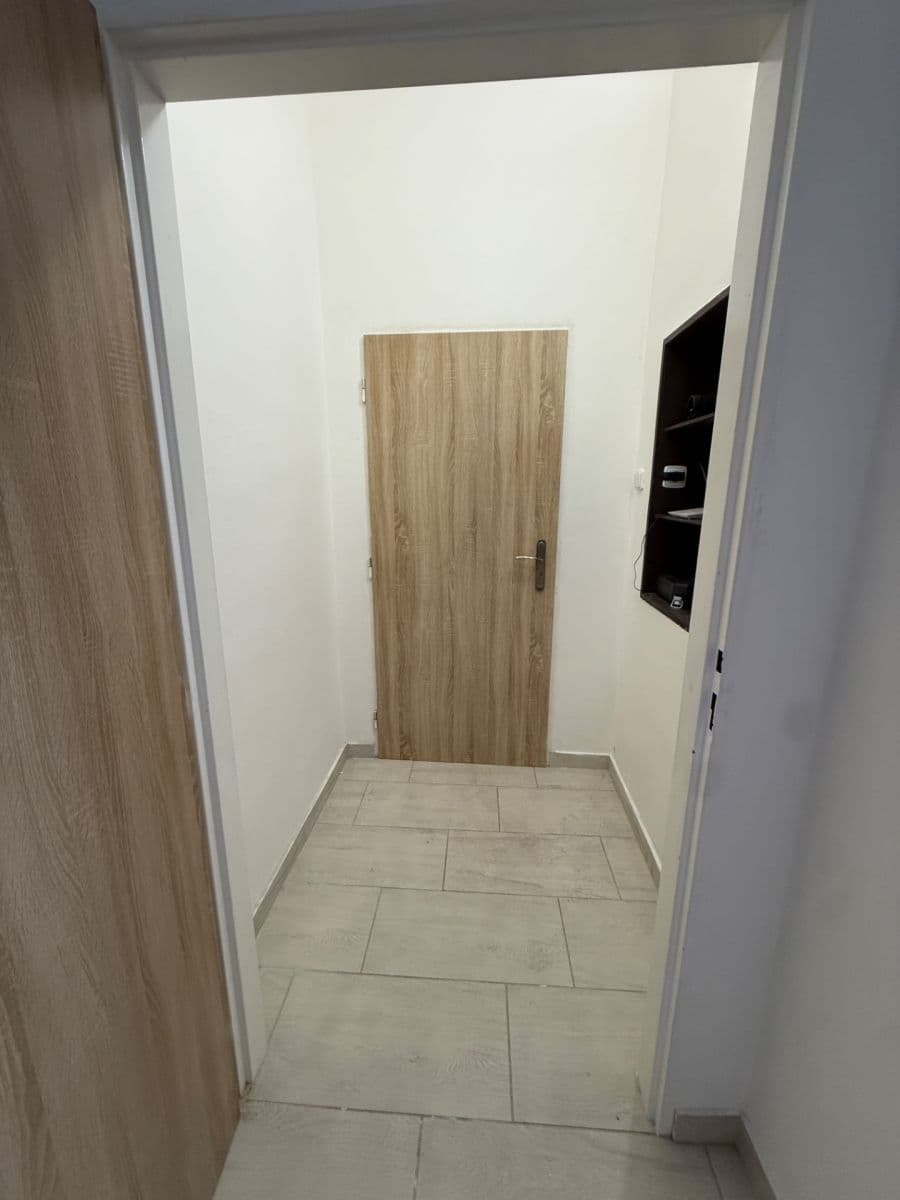 Pronájem bytu 3+kk 51 m², Hrdinů, Horoměřice, Středočeský kraj Pronájem bytu 3+kk 51 m², Hrdinů, Horoměřice, Středočeský kraj