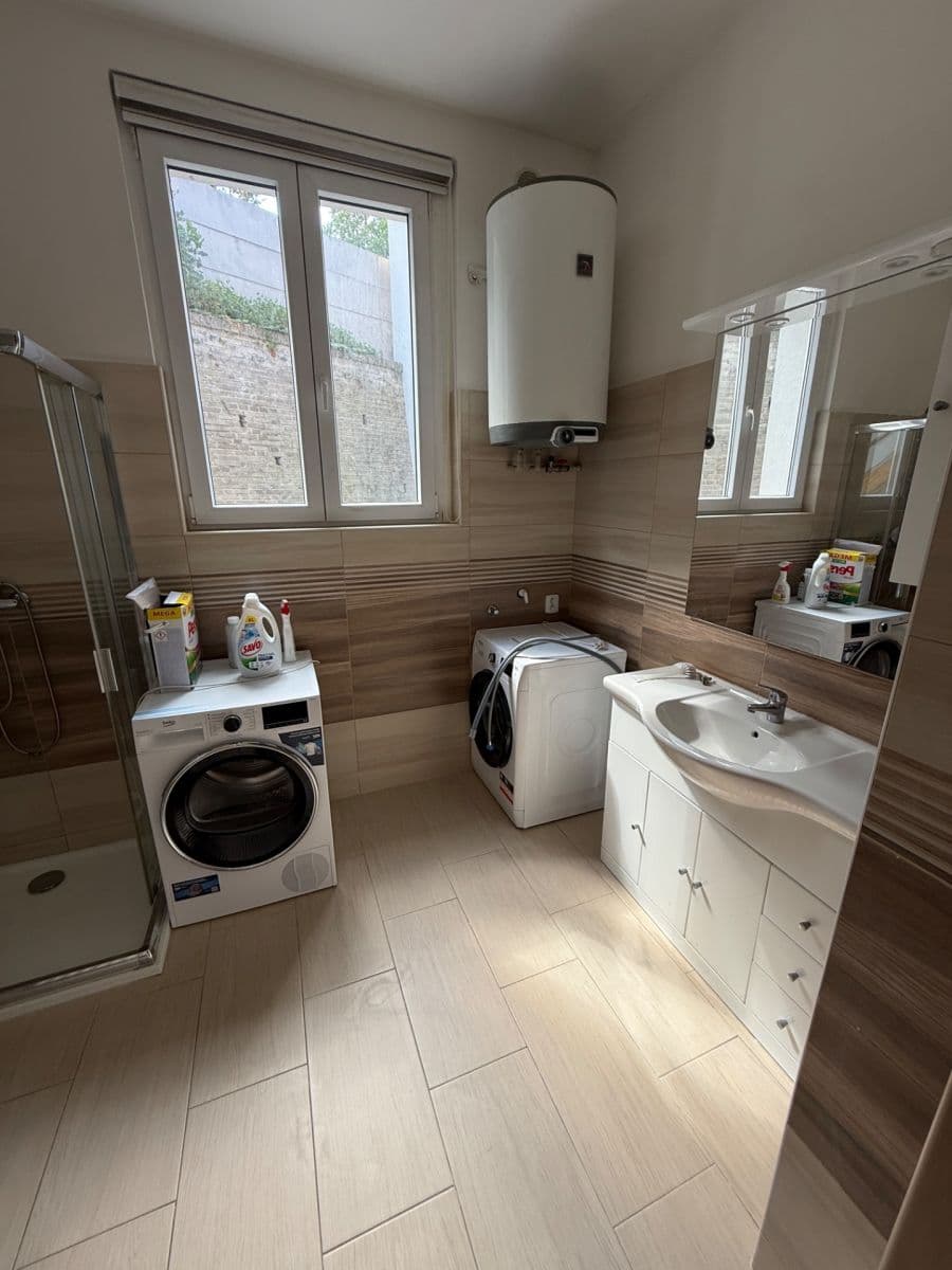Pronájem bytu 3+kk 51 m², Hrdinů, Horoměřice, Středočeský kraj Pronájem bytu 3+kk 51 m², Hrdinů, Horoměřice, Středočeský kraj