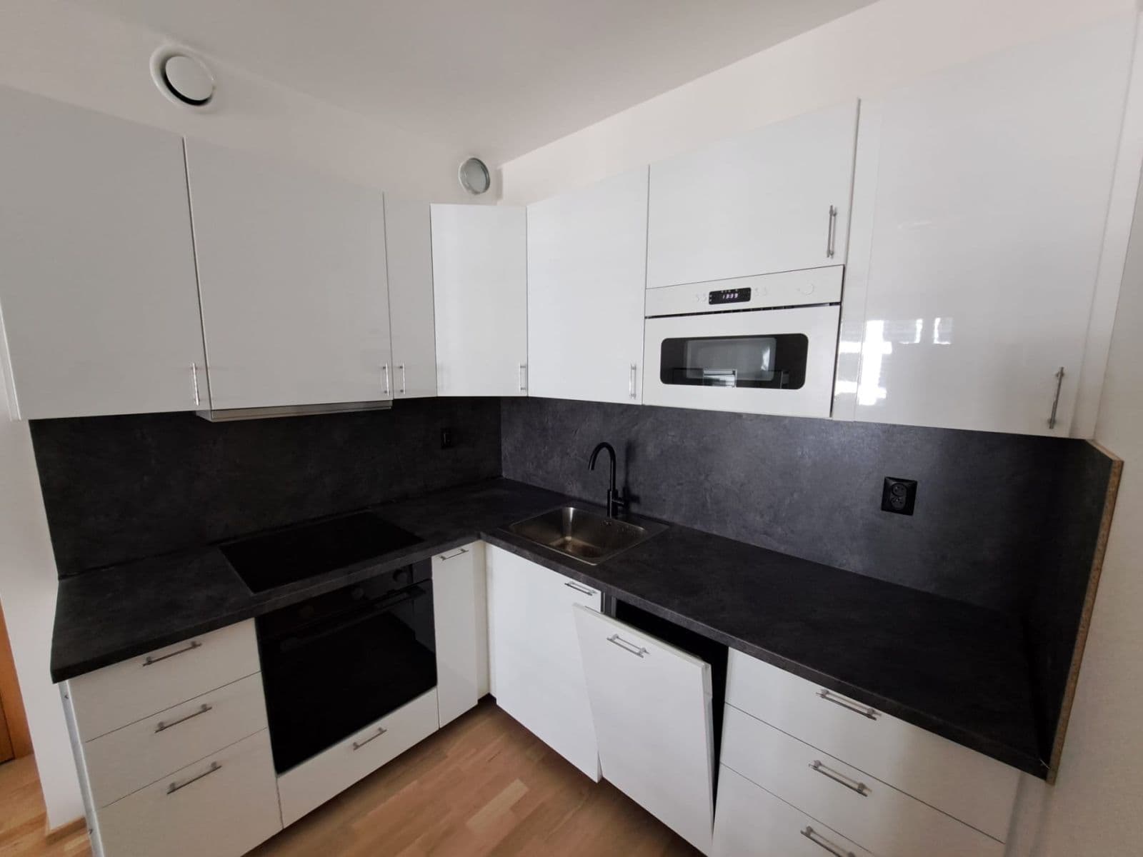 Pronájem bytu 2+kk 45 m², Budovcova, Praha, Praha Pronájem bytu 2+kk 45 m², Budovcova, Praha, Praha