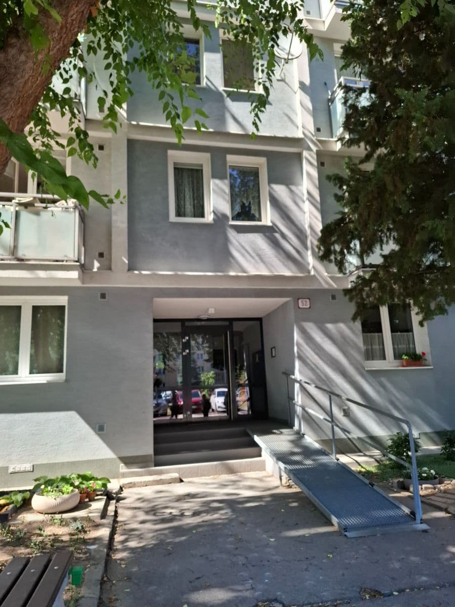Pronájem bytu 2+1 47 m², Astrová, Ružinov, Bratislavský kraj Pronájem bytu 2+1 47 m², Astrová, Ružinov, Bratislavský kraj