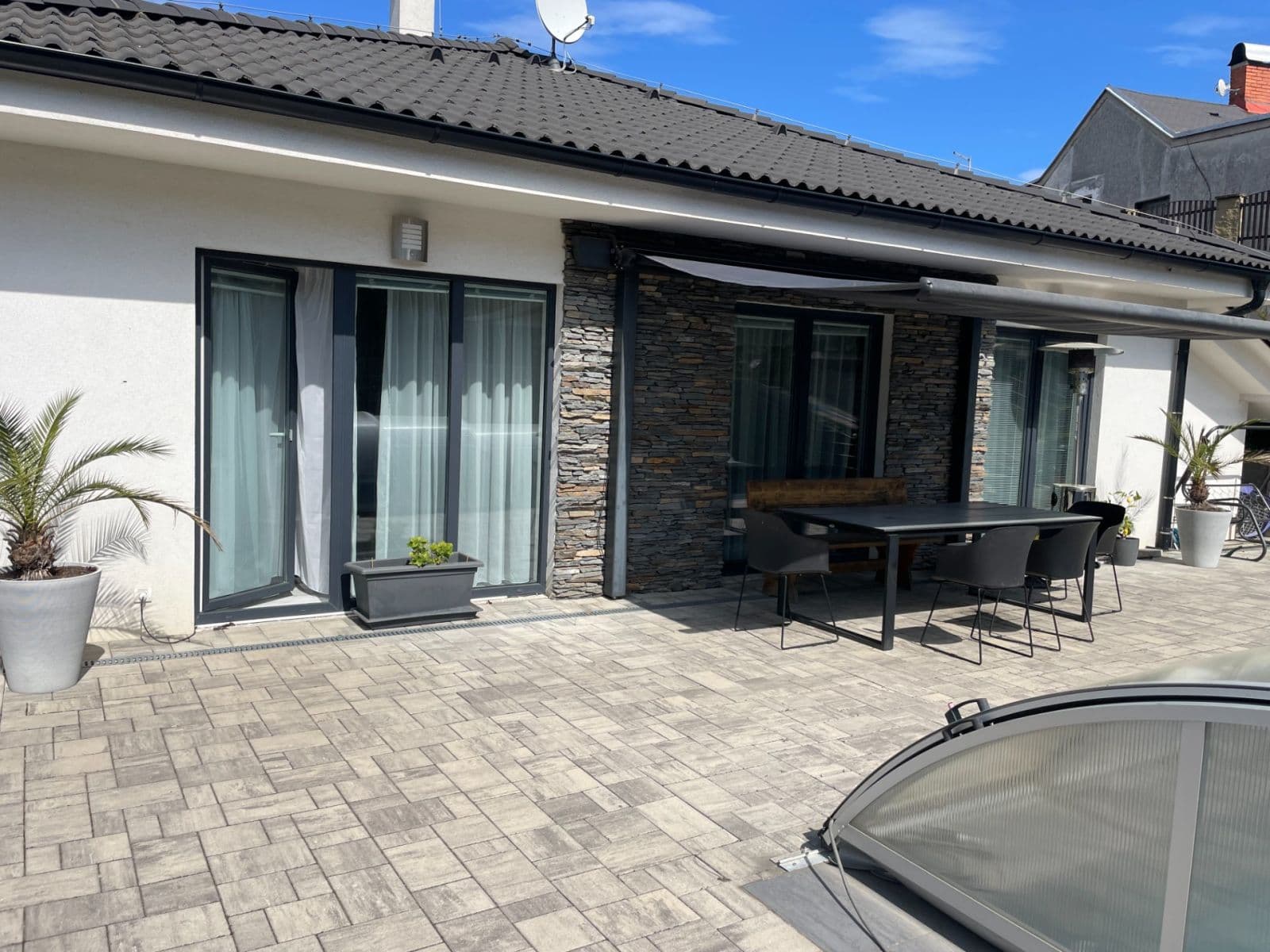 Pronájem domu 120 m², pozemek 900 m², Dobrovice, Středočeský kraj Pronájem domu 120 m², pozemek 900 m², Dobrovice, Středočeský kraj
