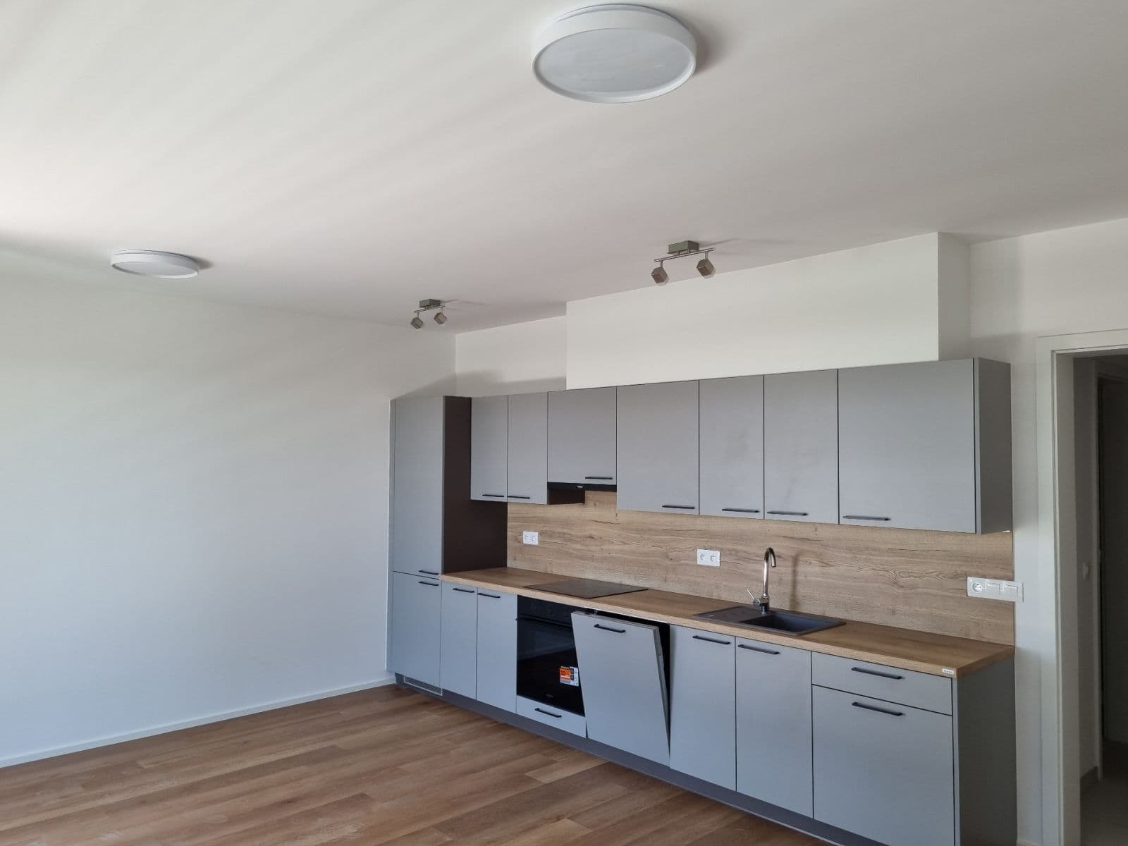 Pronájem bytu 2+kk 60 m², Pod Krocínkou, Praha, Praha Pronájem bytu 2+kk 60 m², Pod Krocínkou, Praha, Praha