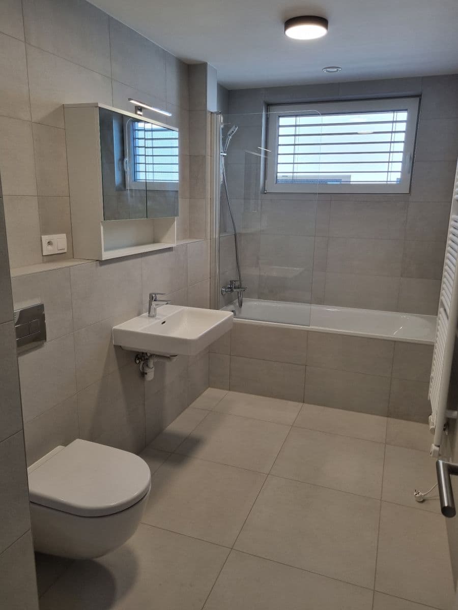Pronájem bytu 2+kk 60 m², Pod Krocínkou, Praha, Praha Pronájem bytu 2+kk 60 m², Pod Krocínkou, Praha, Praha
