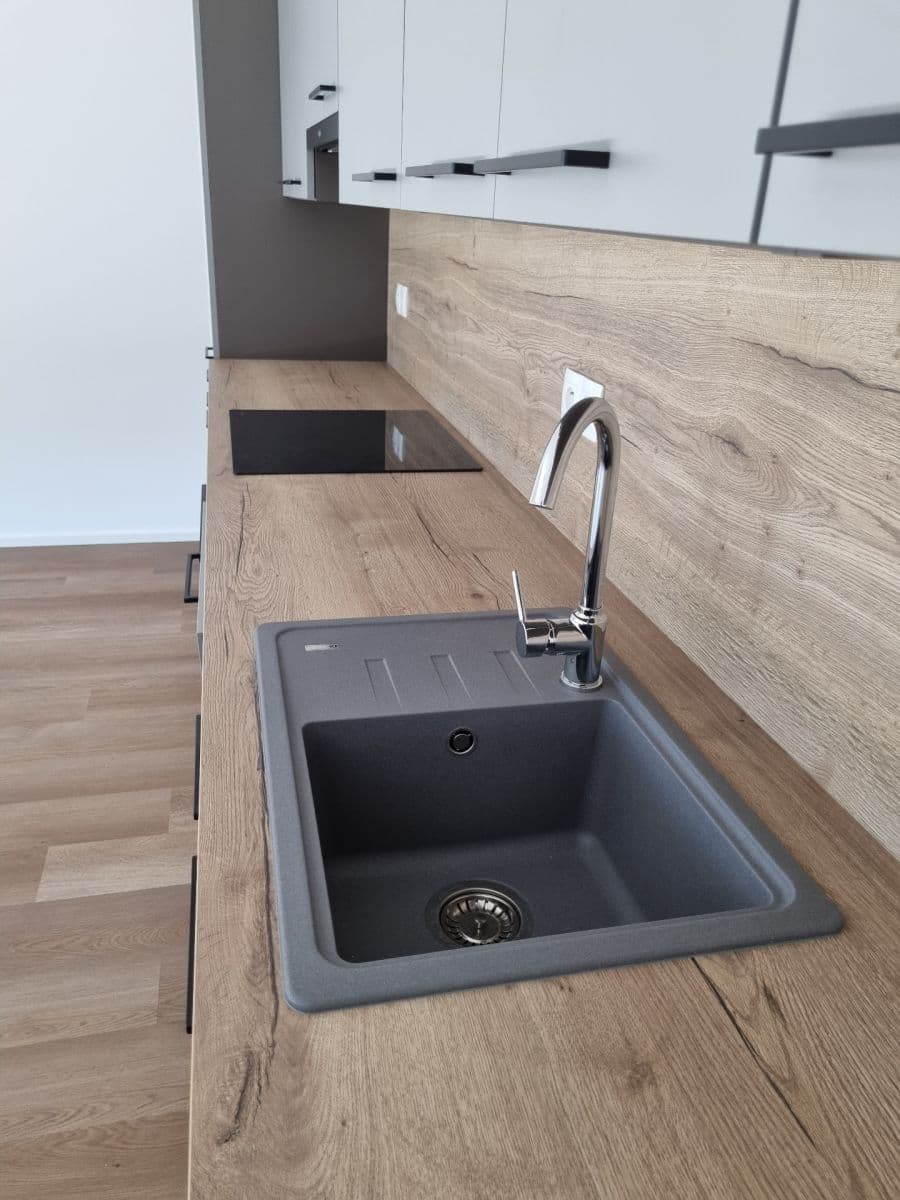 Pronájem bytu 2+kk 60 m², Pod Krocínkou, Praha, Praha Pronájem bytu 2+kk 60 m², Pod Krocínkou, Praha, Praha