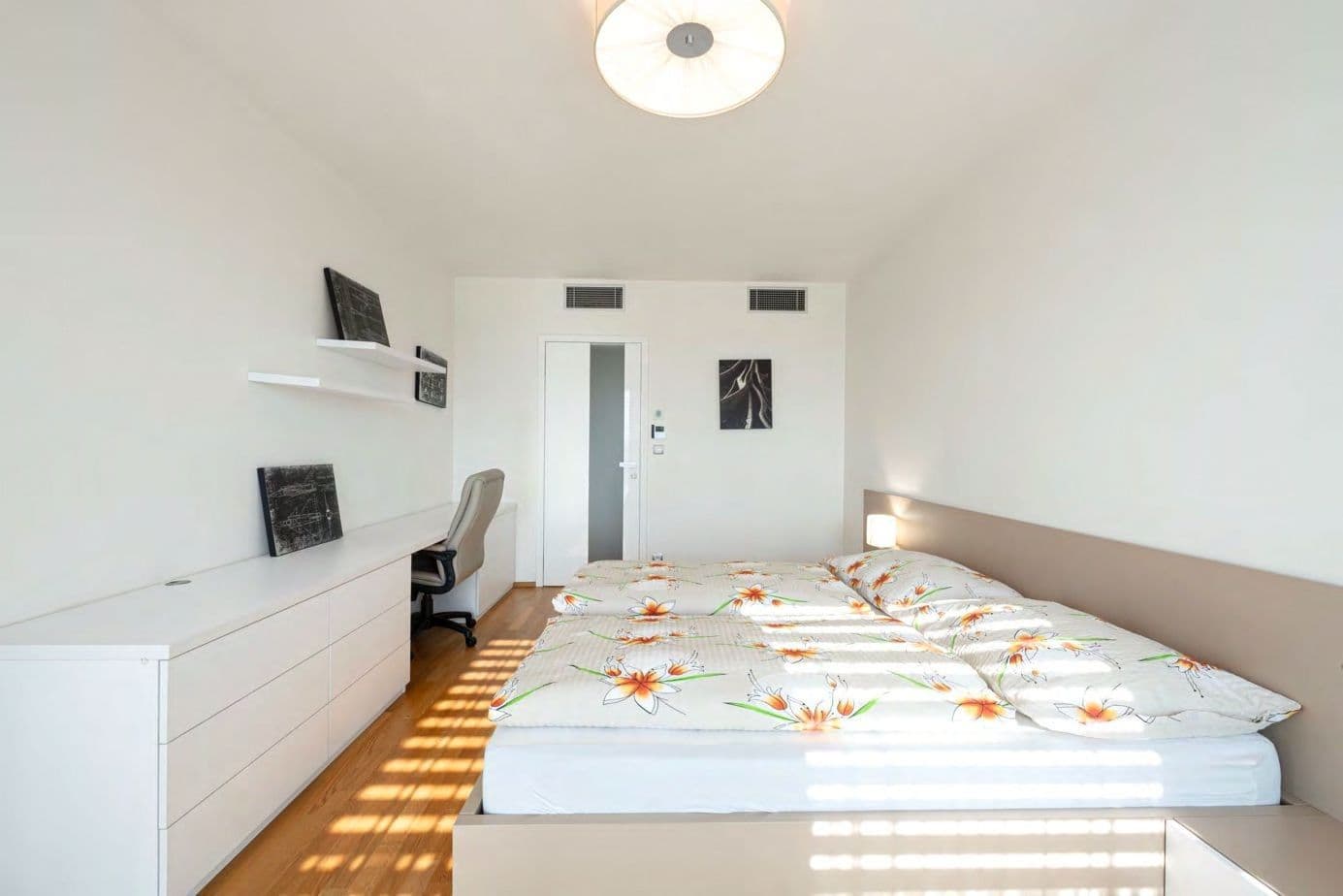 Pronájem bytu 4+kk 132 m², Olšanská, Praha, Praha Pronájem bytu 4+kk 132 m², Olšanská, Praha, Praha