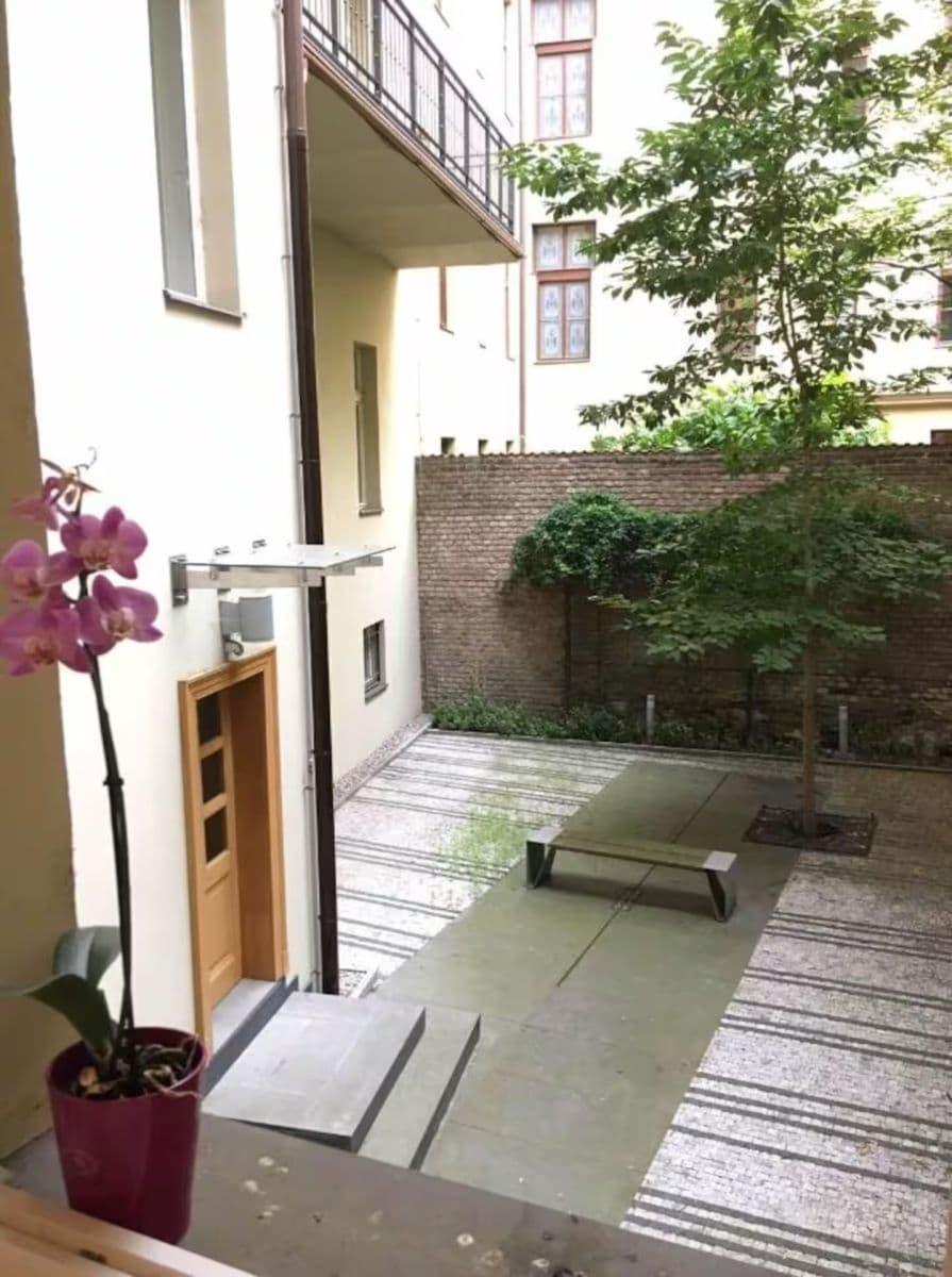 Pronájem bytu 1+kk 37 m², Všehrdova, Praha, Praha Pronájem bytu 1+kk 37 m², Všehrdova, Praha, Praha