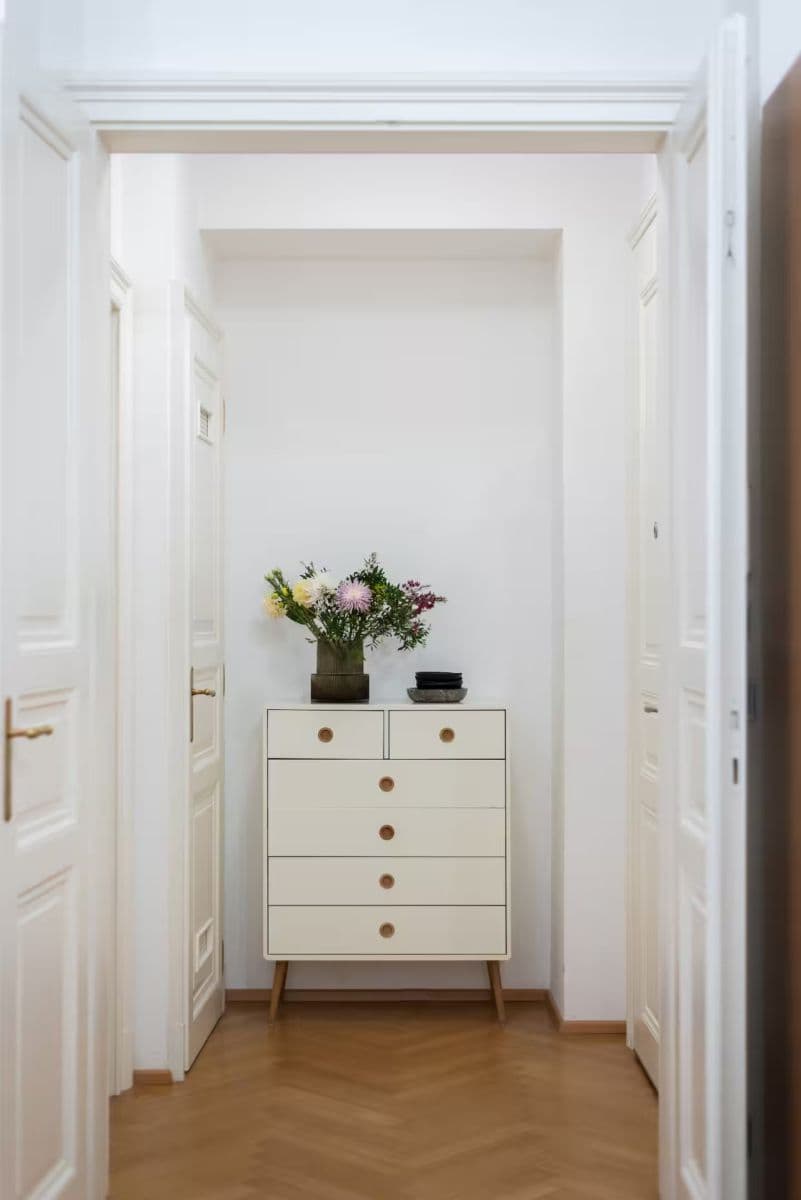 Pronájem bytu 1+kk 37 m², Všehrdova, Praha, Praha Pronájem bytu 1+kk 37 m², Všehrdova, Praha, Praha