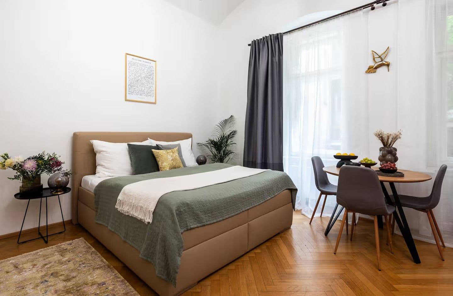 Pronájem bytu 1+kk 37 m², Všehrdova, Praha, Praha Pronájem bytu 1+kk 37 m², Všehrdova, Praha, Praha