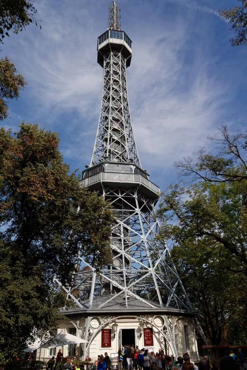 Pronájem bytu 1+kk 37 m², Všehrdova, Praha, Praha Pronájem bytu 1+kk 37 m², Všehrdova, Praha, Praha