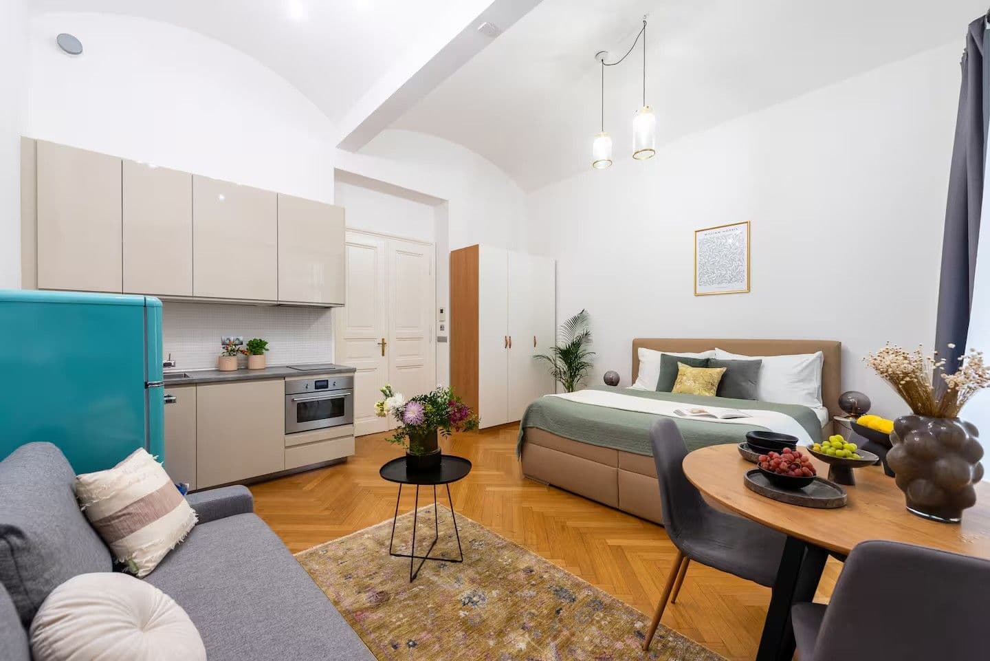 Pronájem bytu 1+kk 37 m², Všehrdova, Praha, Praha Pronájem bytu 1+kk 37 m², Všehrdova, Praha, Praha