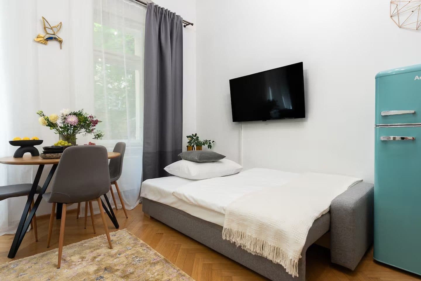 Pronájem bytu 1+kk 37 m², Všehrdova, Praha, Praha Pronájem bytu 1+kk 37 m², Všehrdova, Praha, Praha