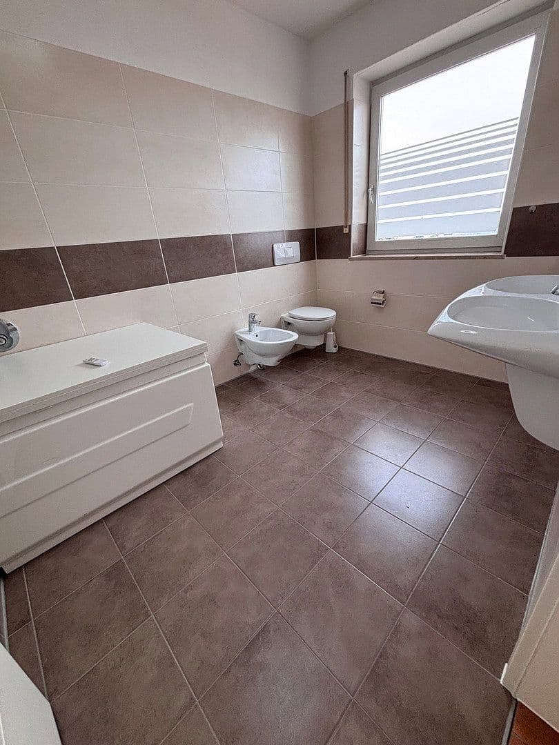 Pronájem bytu 7+1 175 m², Gilching, Bavorsko Pronájem bytu 7+1 175 m², Gilching, Bavorsko
