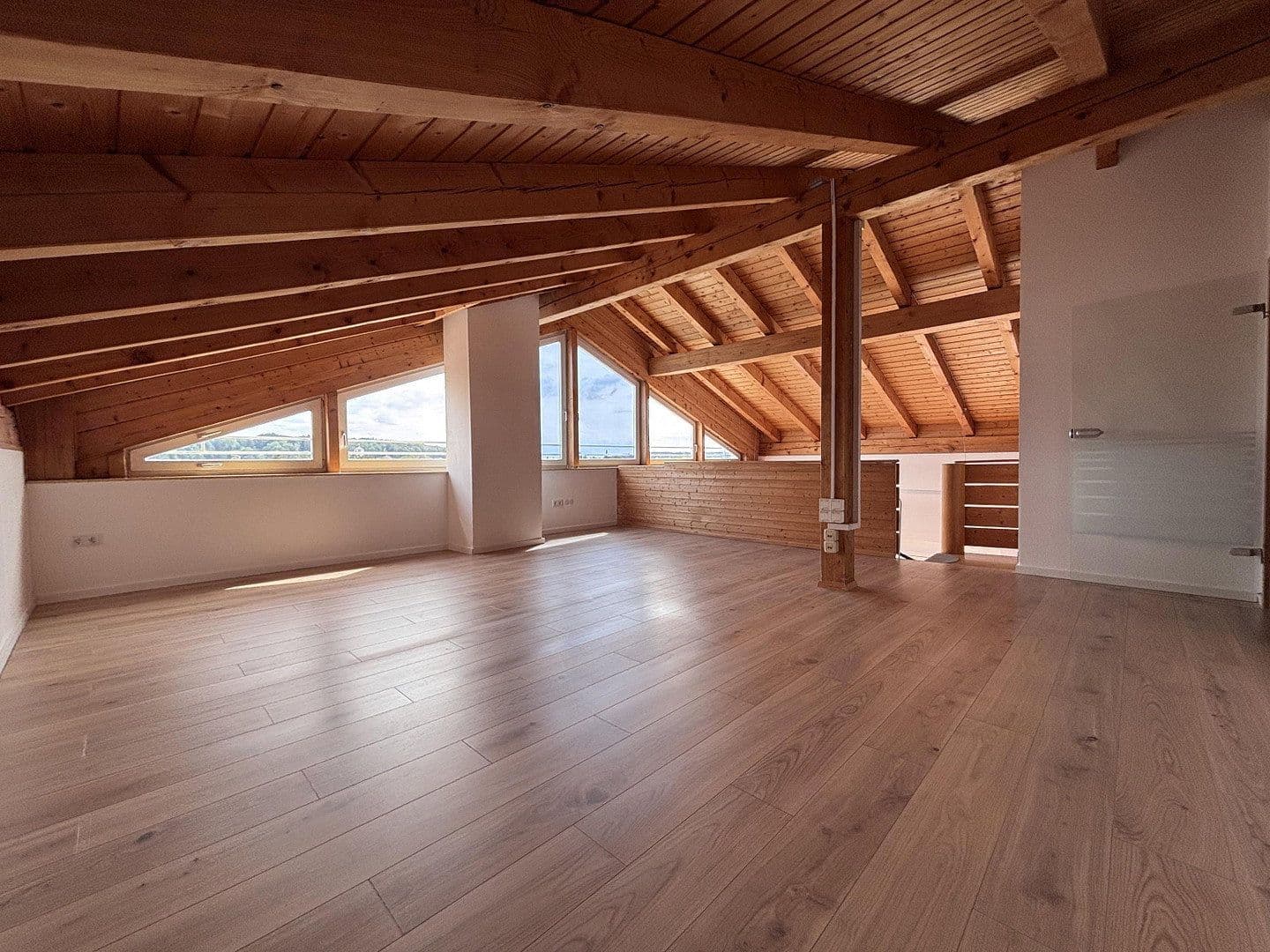 Pronájem bytu 7+1 175 m², Gilching, Bavorsko Pronájem bytu 7+1 175 m², Gilching, Bavorsko