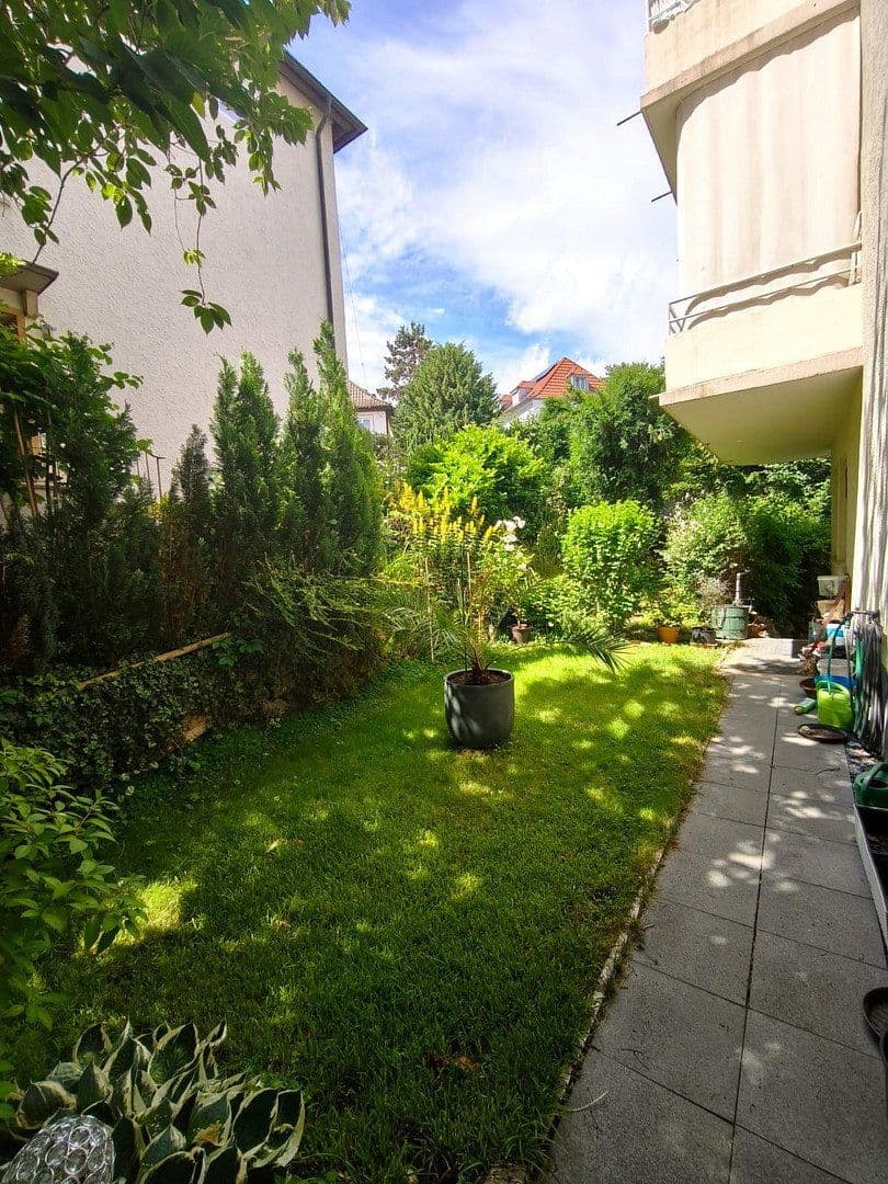Prodej bytu 4+kk 93 m², Stuttgart, Bádensko-Württembersko Prodej bytu 4+kk 93 m², Stuttgart, Bádensko-Württembersko