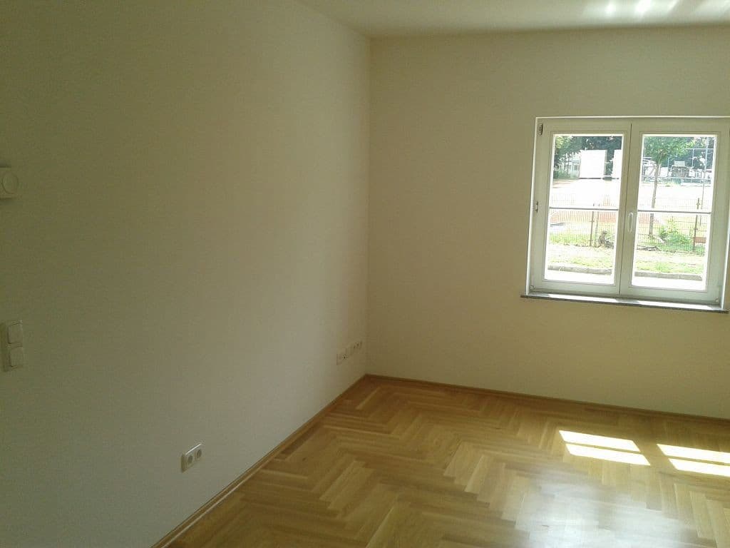 Pronájem bytu 2+1 45 m², Taucha, Sasko Pronájem bytu 2+1 45 m², Taucha, Sasko