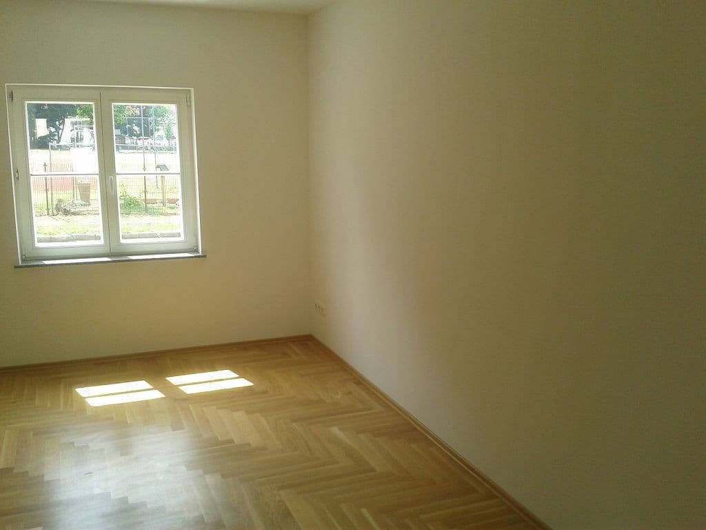 Pronájem bytu 2+1 45 m², Taucha, Sasko Pronájem bytu 2+1 45 m², Taucha, Sasko