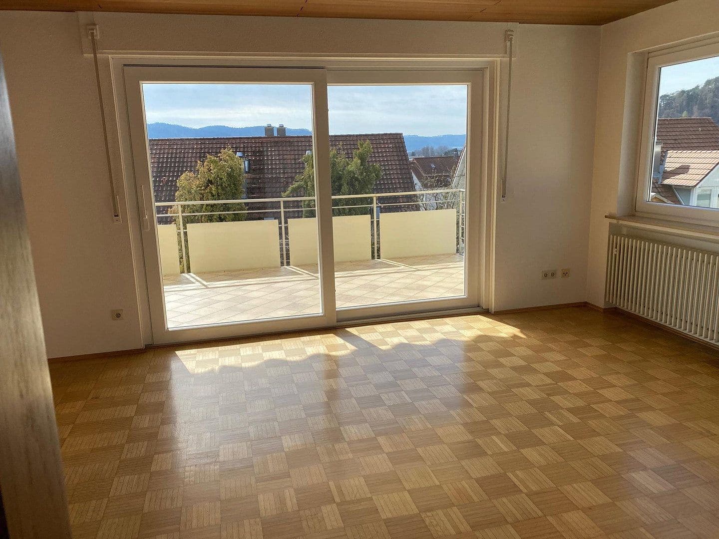 Pronájem bytu 7+1 200 m², Am Blütenhang 10, Bodman-Ludwigshafen, Bádensko-Württembersko Pronájem bytu 7+1 200 m², Am Blütenhang 10, Bodman-Ludwigshafen, Bádensko-Württembersko