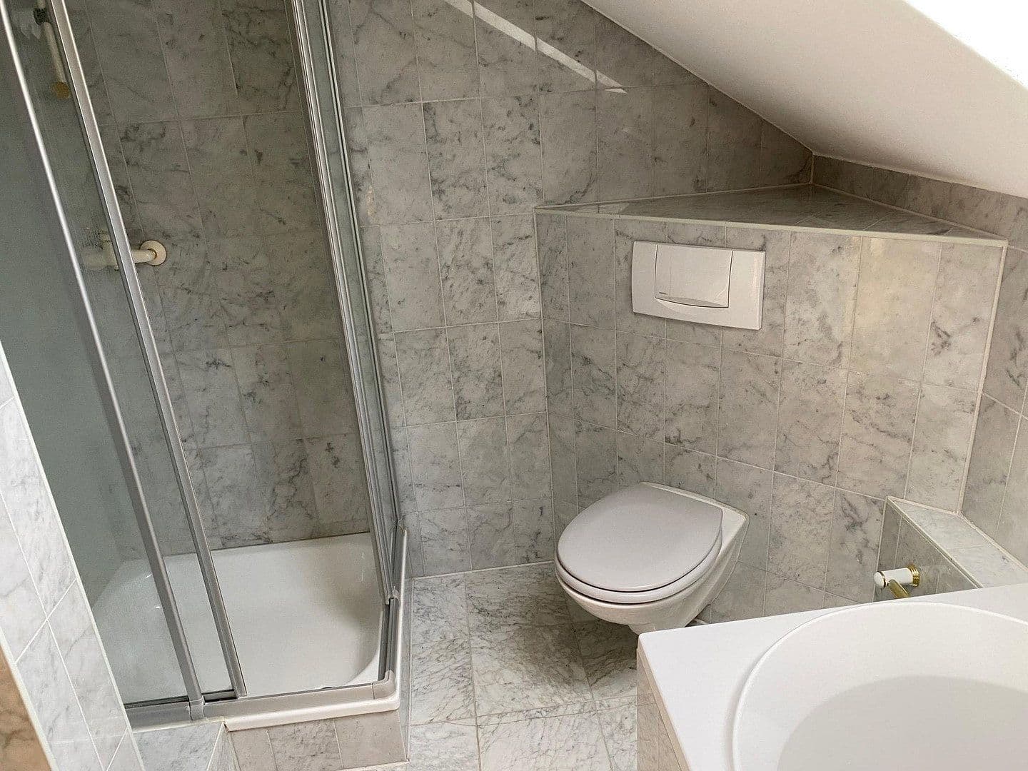 Pronájem bytu 7+1 200 m², Am Blütenhang 10, Bodman-Ludwigshafen, Bádensko-Württembersko Pronájem bytu 7+1 200 m², Am Blütenhang 10, Bodman-Ludwigshafen, Bádensko-Württembersko