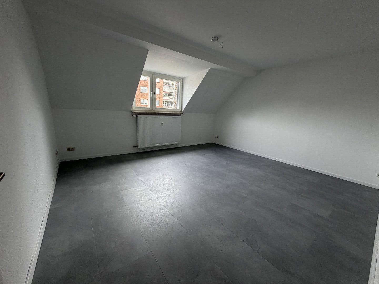 Pronájem bytu 3+1 83 m², Von-der-Mark-Str. 37, Duisburg, Severní Porýní-Vestfálsko Pronájem bytu 3+1 83 m², Von-der-Mark-Str. 37, Duisburg, Severní Porýní-Vestfálsko