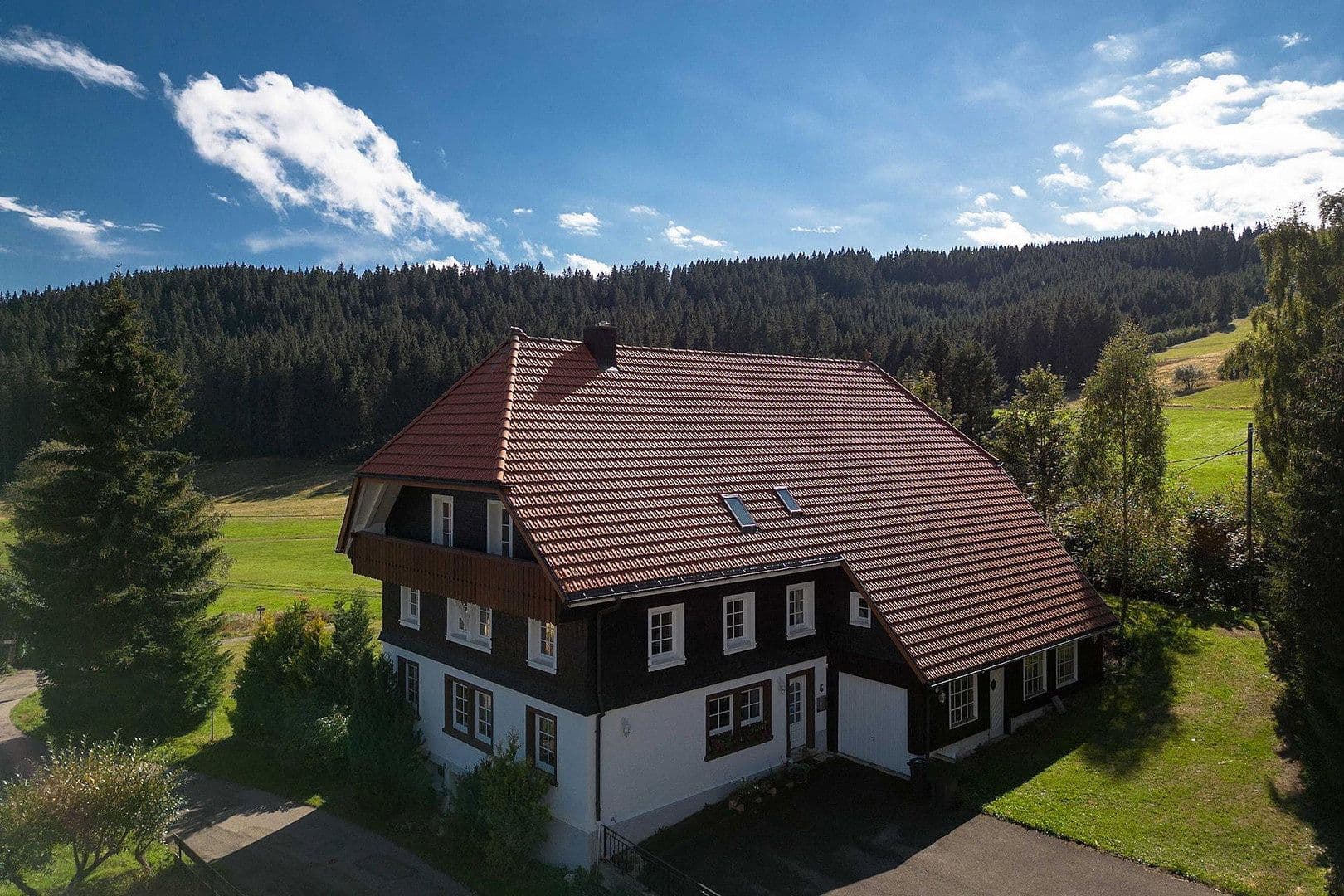 Prodej domu 320 m², pozemek 4.650 m², Schluchsee, Bádensko-Württembersko Prodej domu 320 m², pozemek 4.650 m², Schluchsee, Bádensko-Württembersko