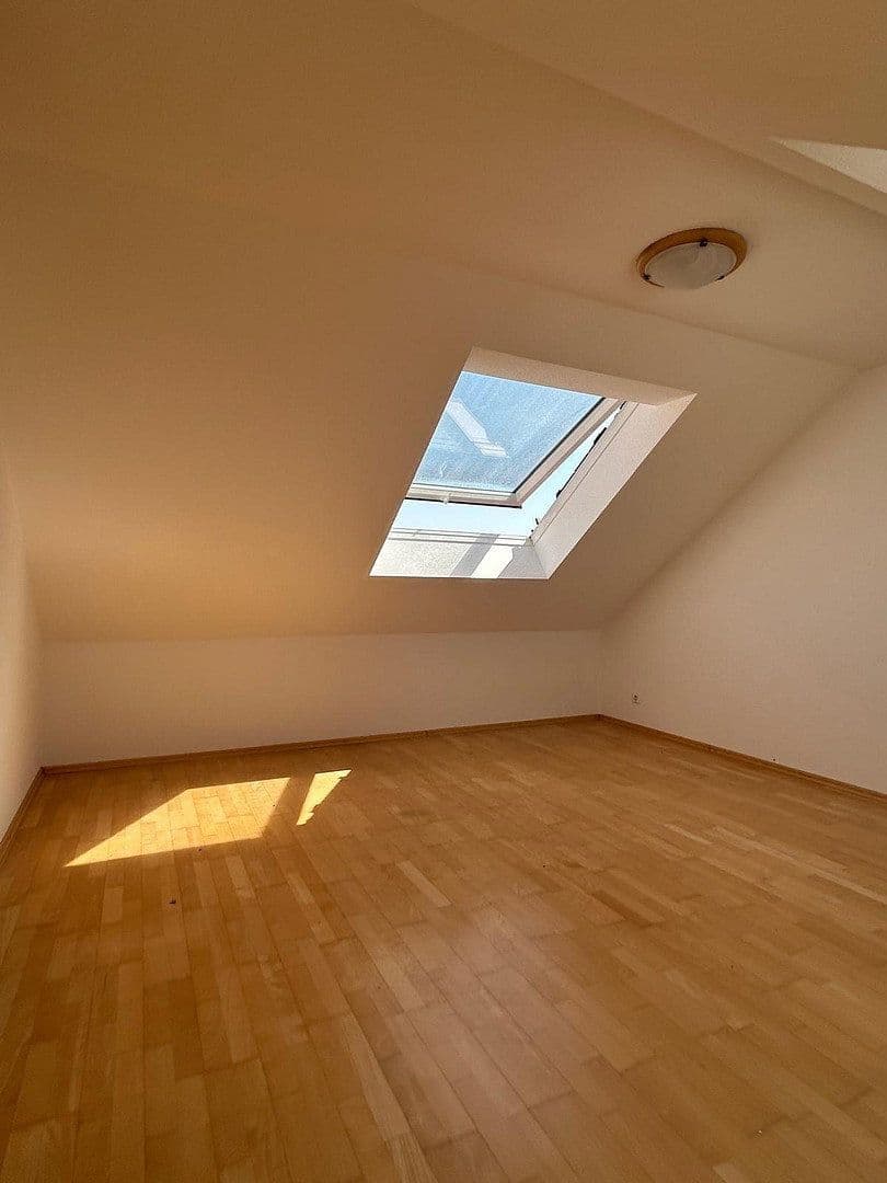 Prodej bytu 4+kk 90 m², Clara-Schumann-Straße 34, Schwieberdingen, Bádensko-Württembersko Prodej bytu 4+kk 90 m², Clara-Schumann-Straße 34, Schwieberdingen, Bádensko-Württembersko