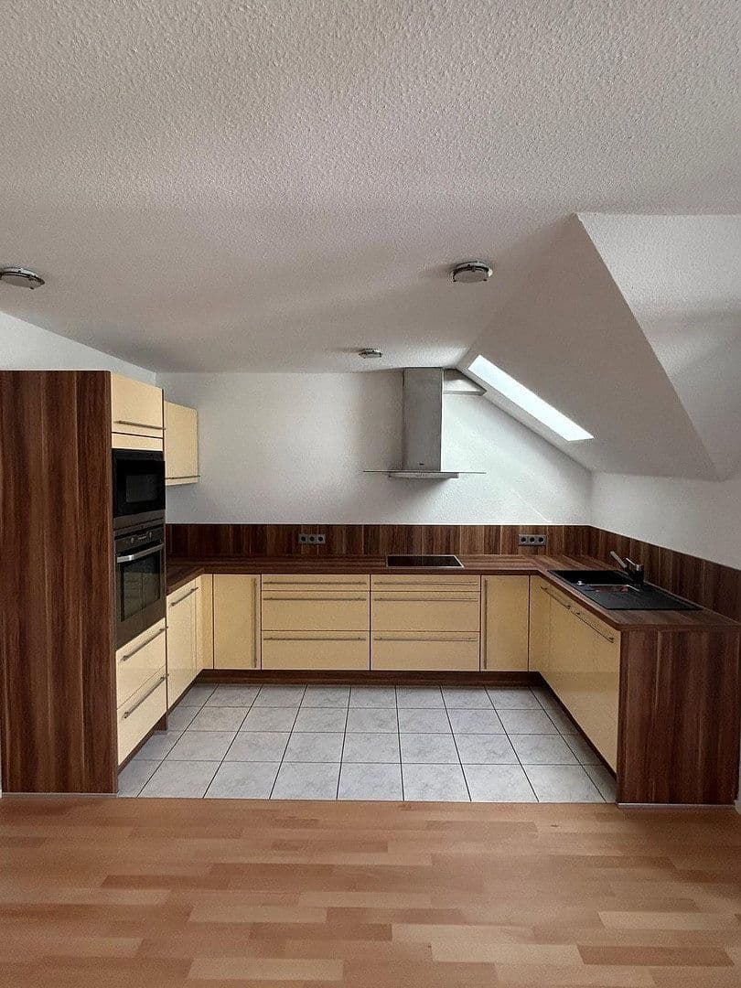 Prodej bytu 4+kk 90 m², Clara-Schumann-Straße 34, Schwieberdingen, Bádensko-Württembersko Prodej bytu 4+kk 90 m², Clara-Schumann-Straße 34, Schwieberdingen, Bádensko-Württembersko