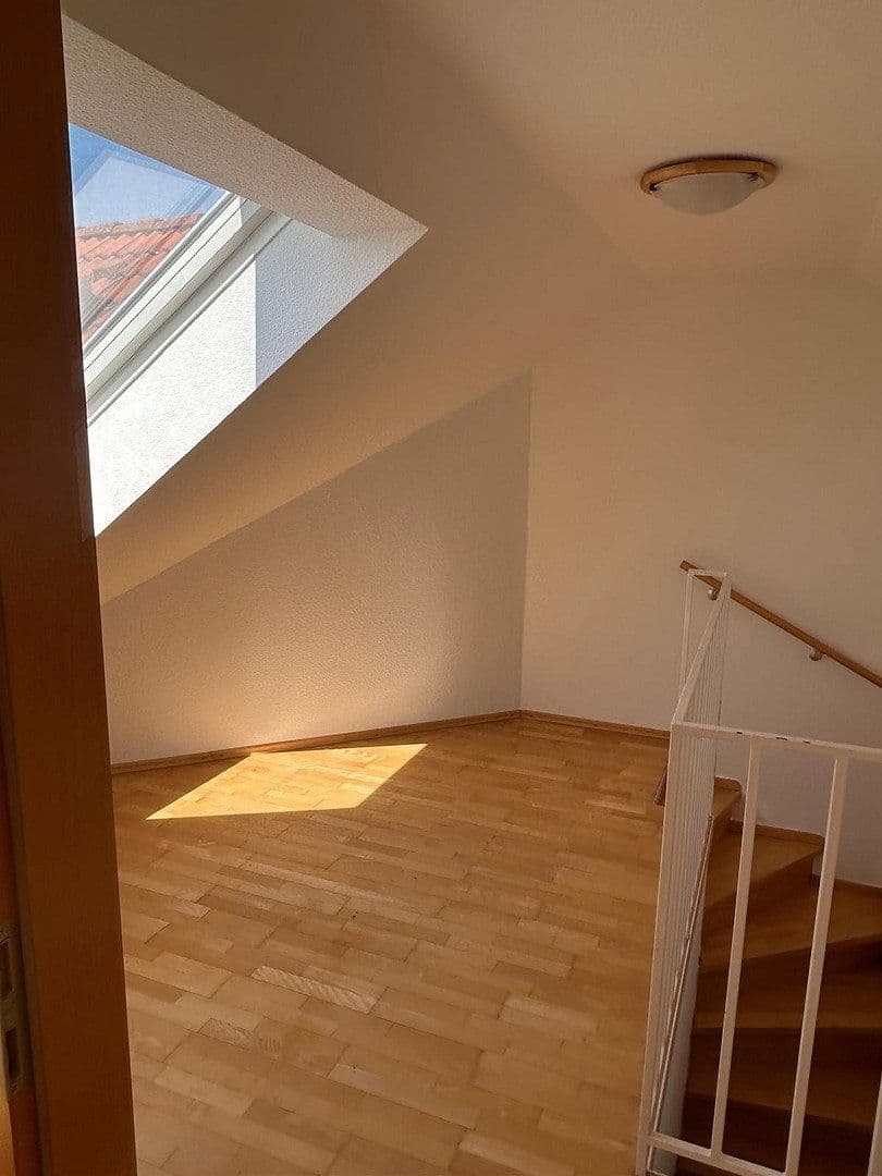 Prodej bytu 4+kk 90 m², Clara-Schumann-Straße 34, Schwieberdingen, Bádensko-Württembersko Prodej bytu 4+kk 90 m², Clara-Schumann-Straße 34, Schwieberdingen, Bádensko-Württembersko