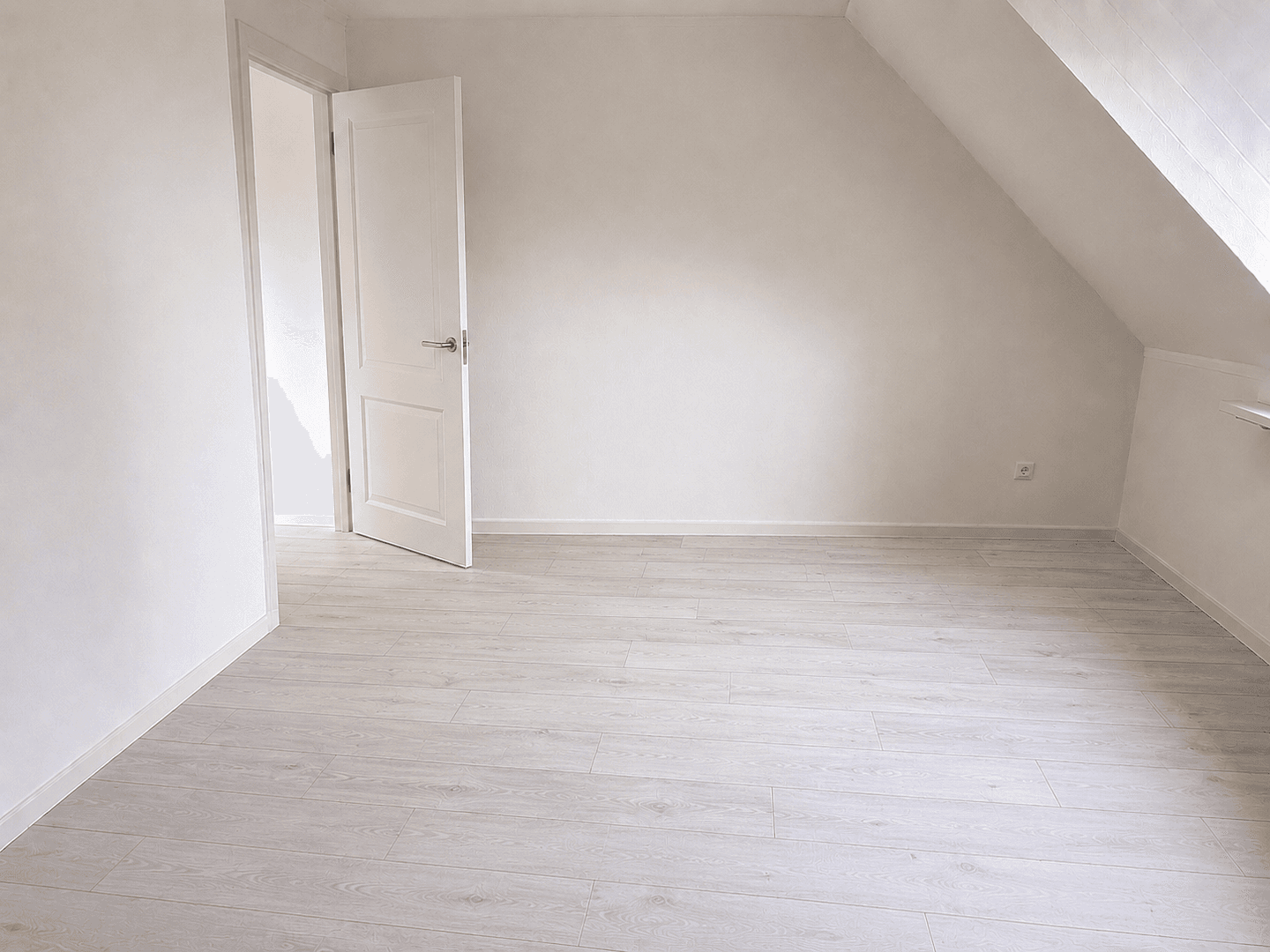 Pronájem bytu 4+1 98 m², Peter-Siemeister-Straße, Neuwied, Porýní-Falc Pronájem bytu 4+1 98 m², Peter-Siemeister-Straße, Neuwied, Porýní-Falc