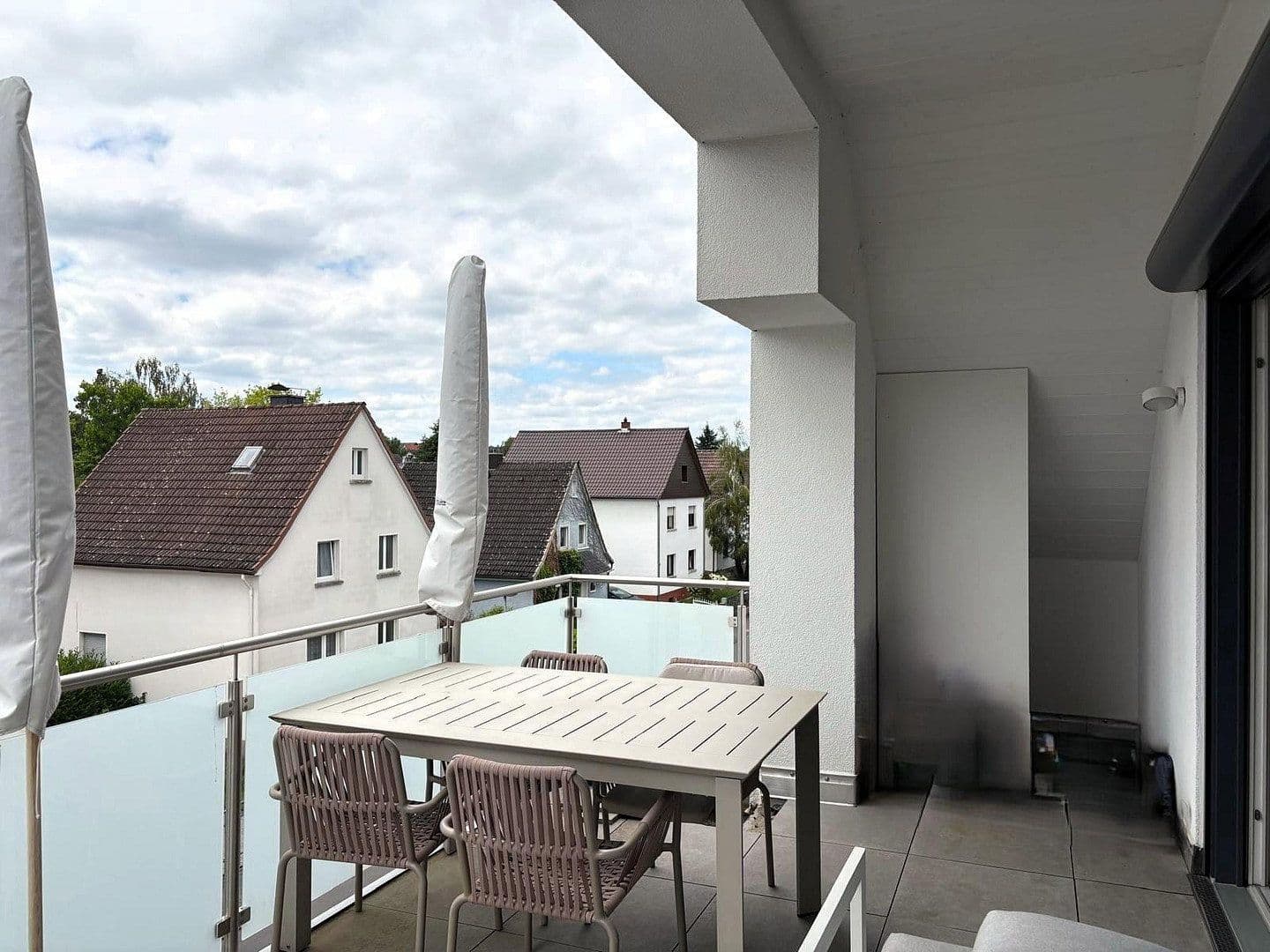 Pronájem bytu 4+1 104 m², Spessartstraße 36, Dietzenbach, Hessen Pronájem bytu 4+1 104 m², Spessartstraße 36, Dietzenbach, Hessen